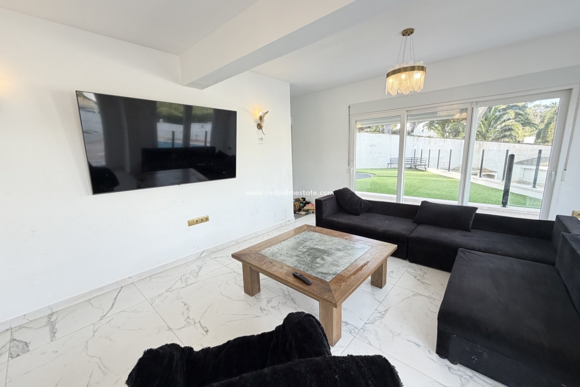 Resale - Villa -
Orihuela Costa - Villamartín