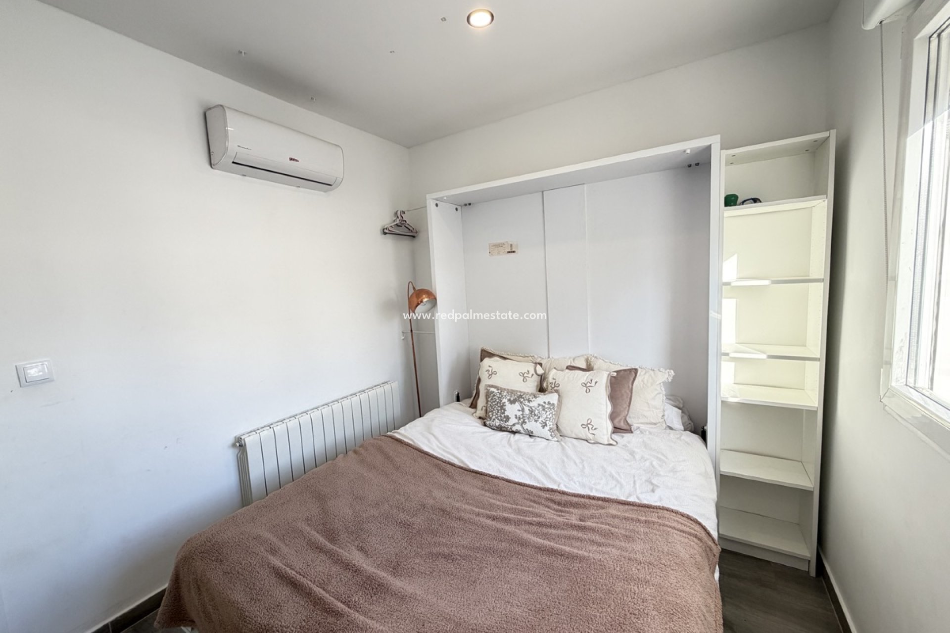 Resale - Villa -
Orihuela Costa - Villamartín