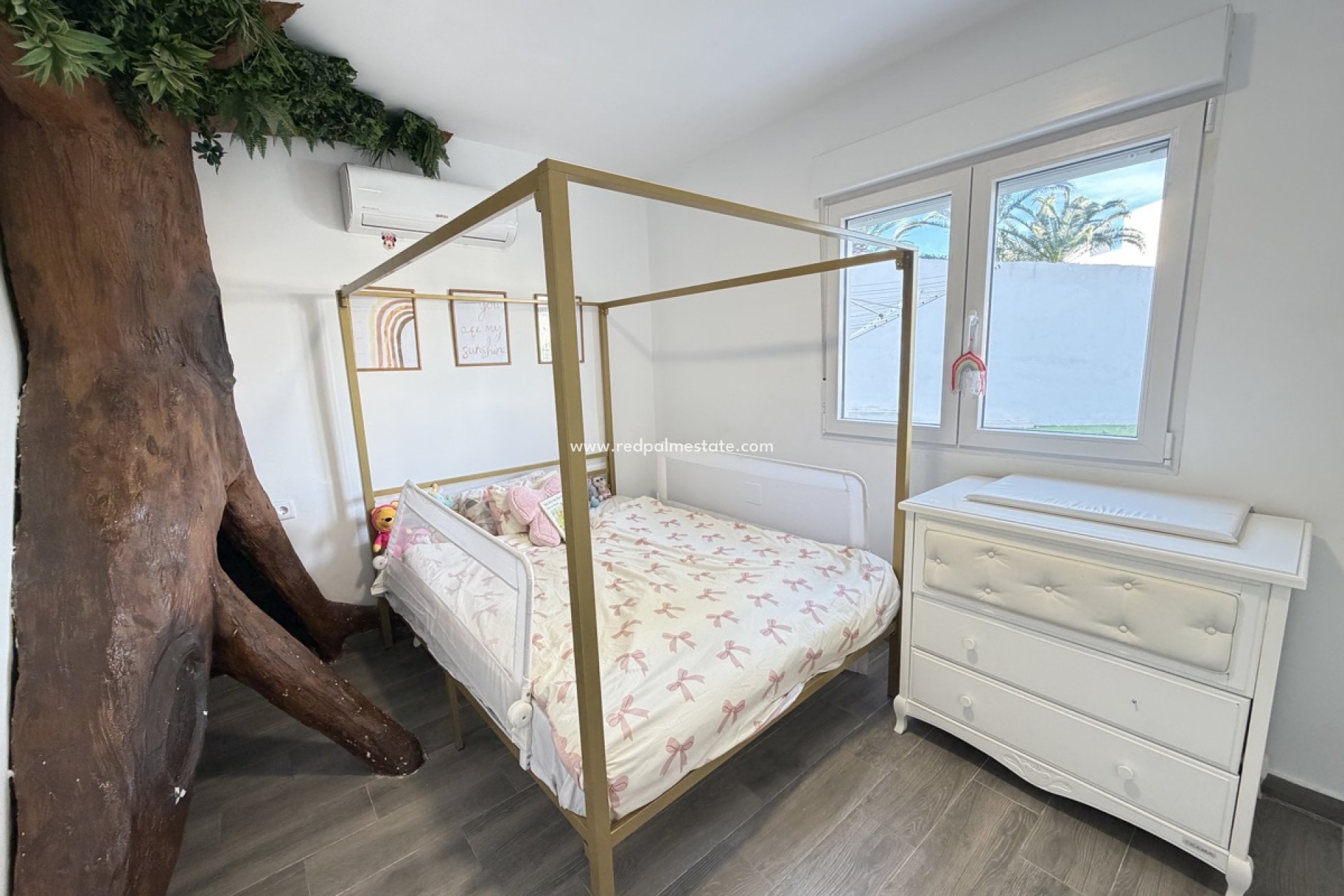 Resale - Villa -
Orihuela Costa - Villamartín