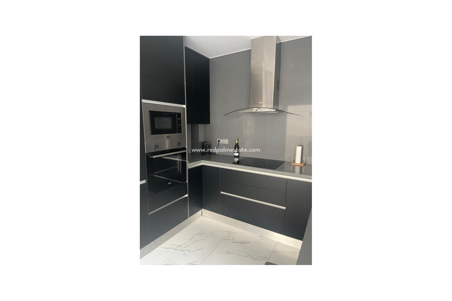 Resale - Villa -
Orihuela Costa - Villamartín