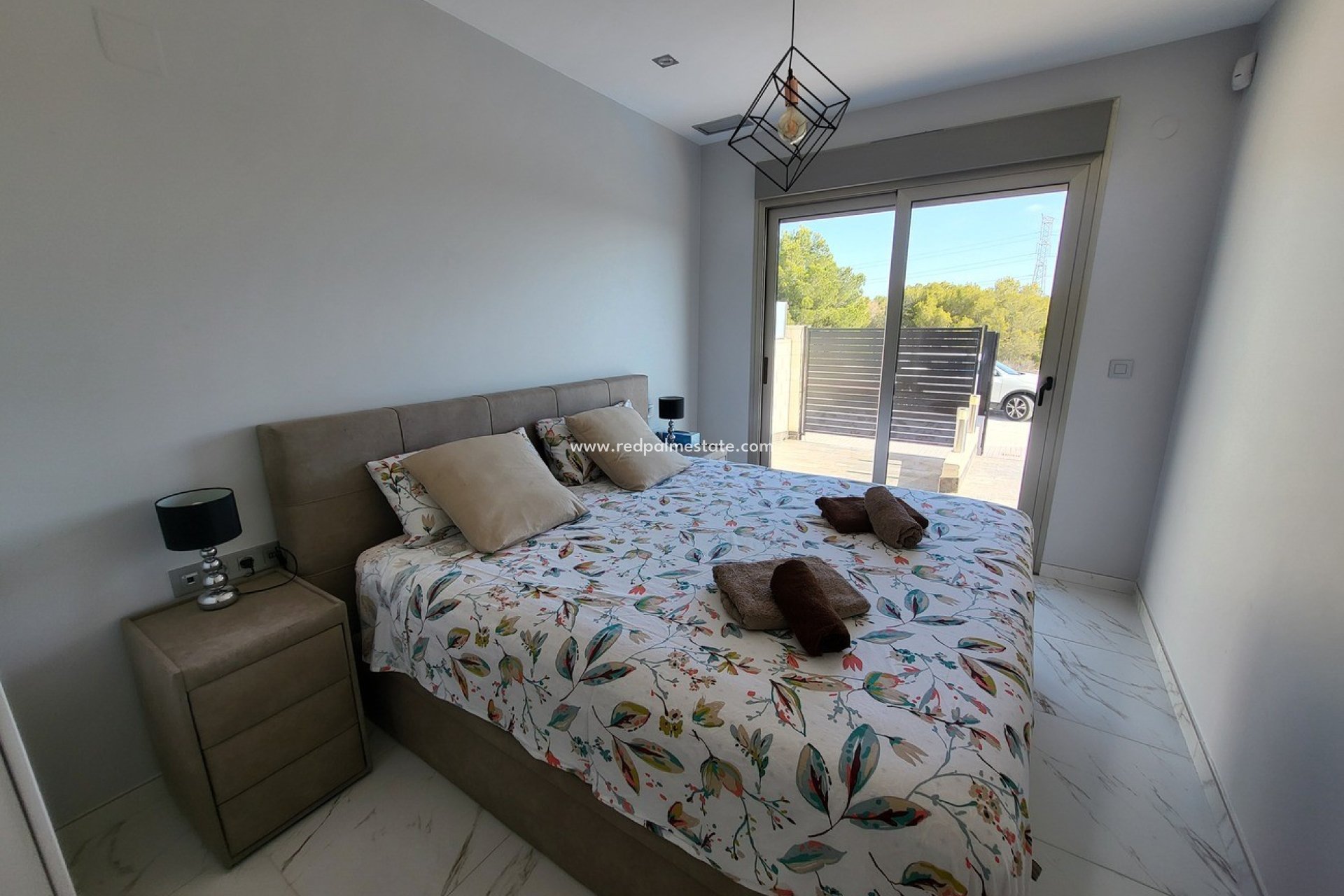 Resale - Villa -
Orihuela Costa - Villamartín