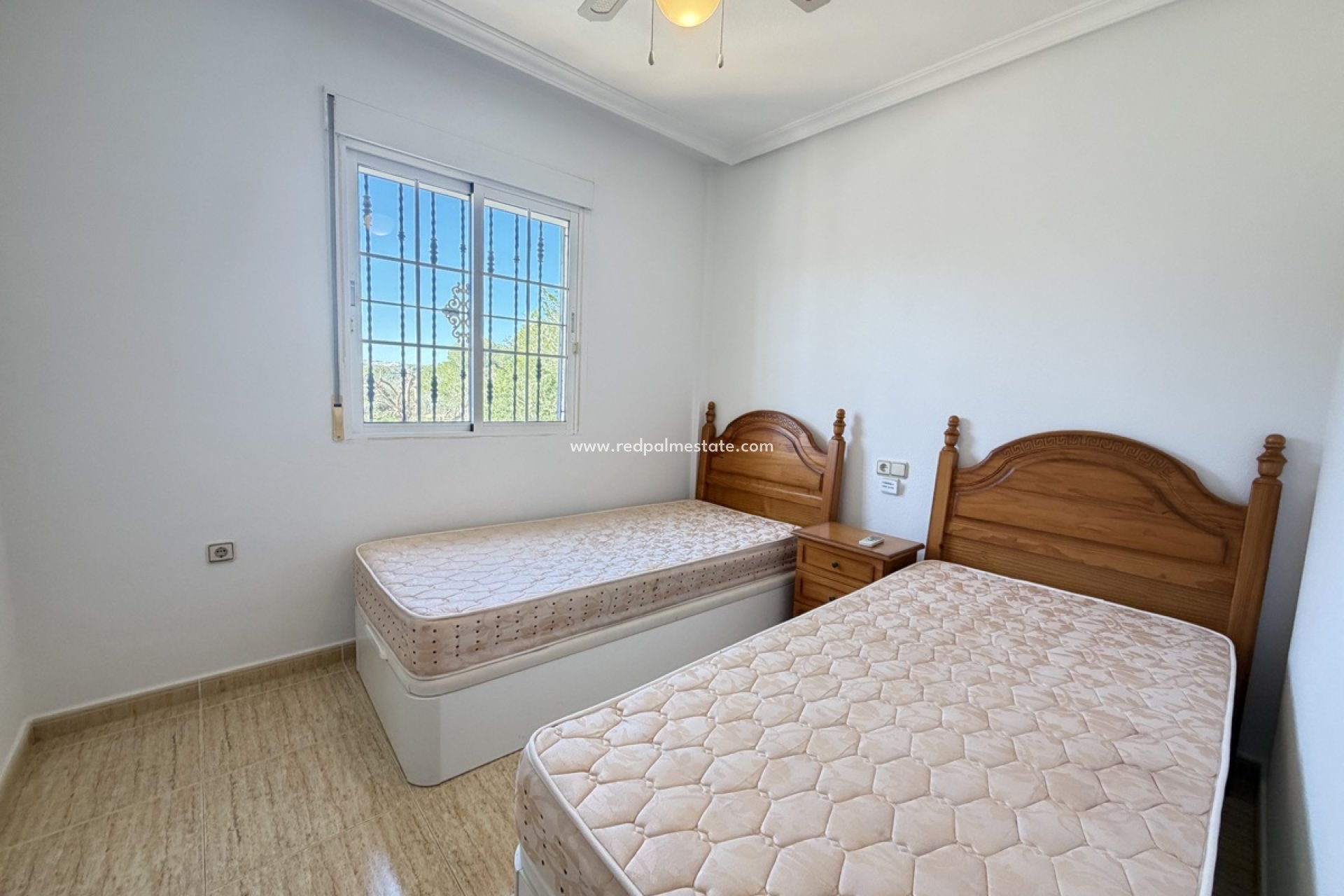 Resale - Villa -
Orihuela Costa - Villamartín