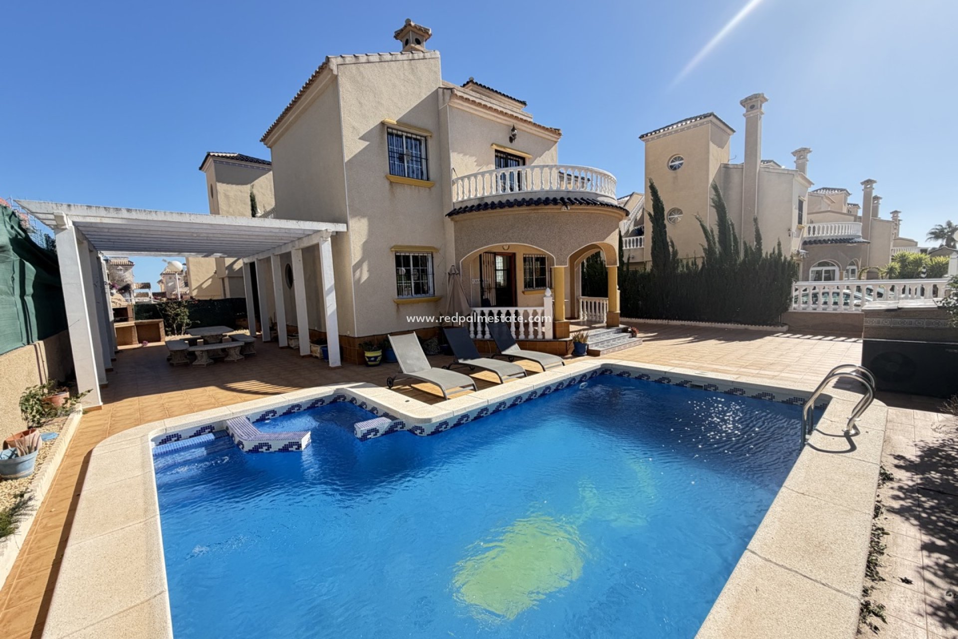 Resale - Villa -
Orihuela Costa - Villamartín