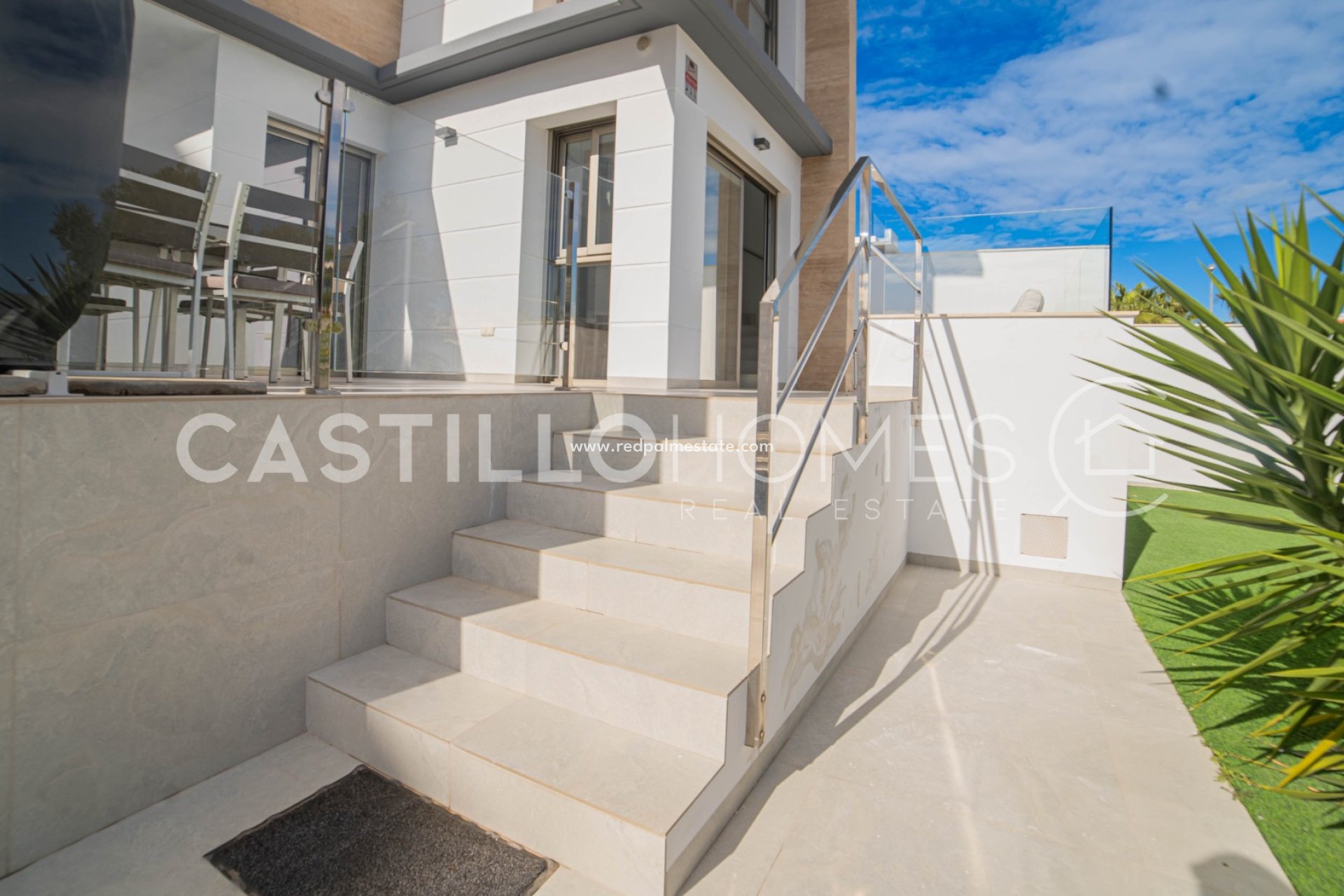 Resale - Villa -
Orihuela Costa - Villamartín