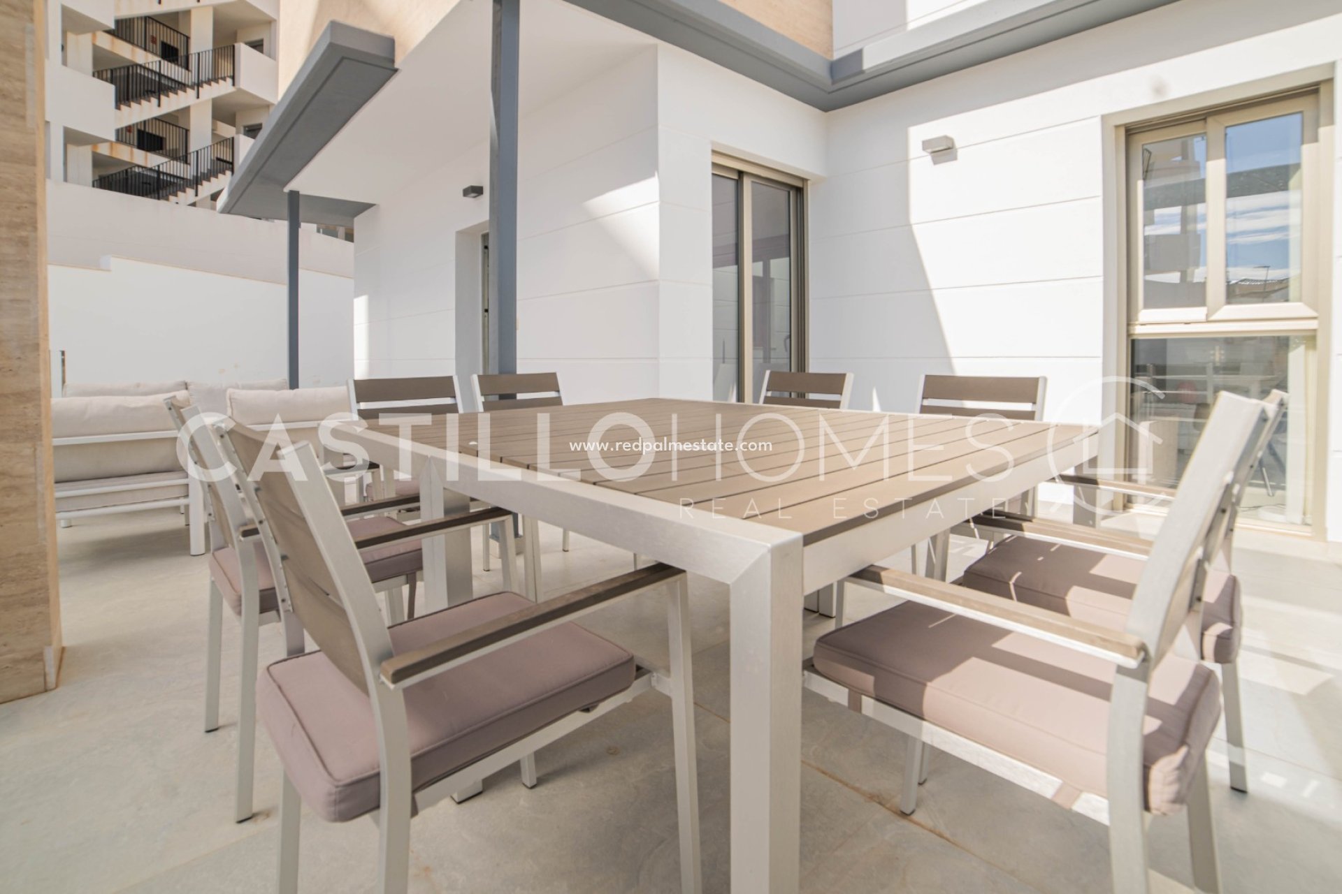 Resale - Villa -
Orihuela Costa - Villamartín