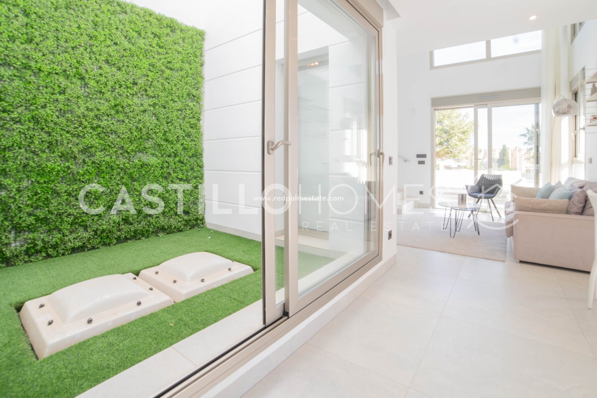 Resale - Villa -
Orihuela Costa - Villamartín