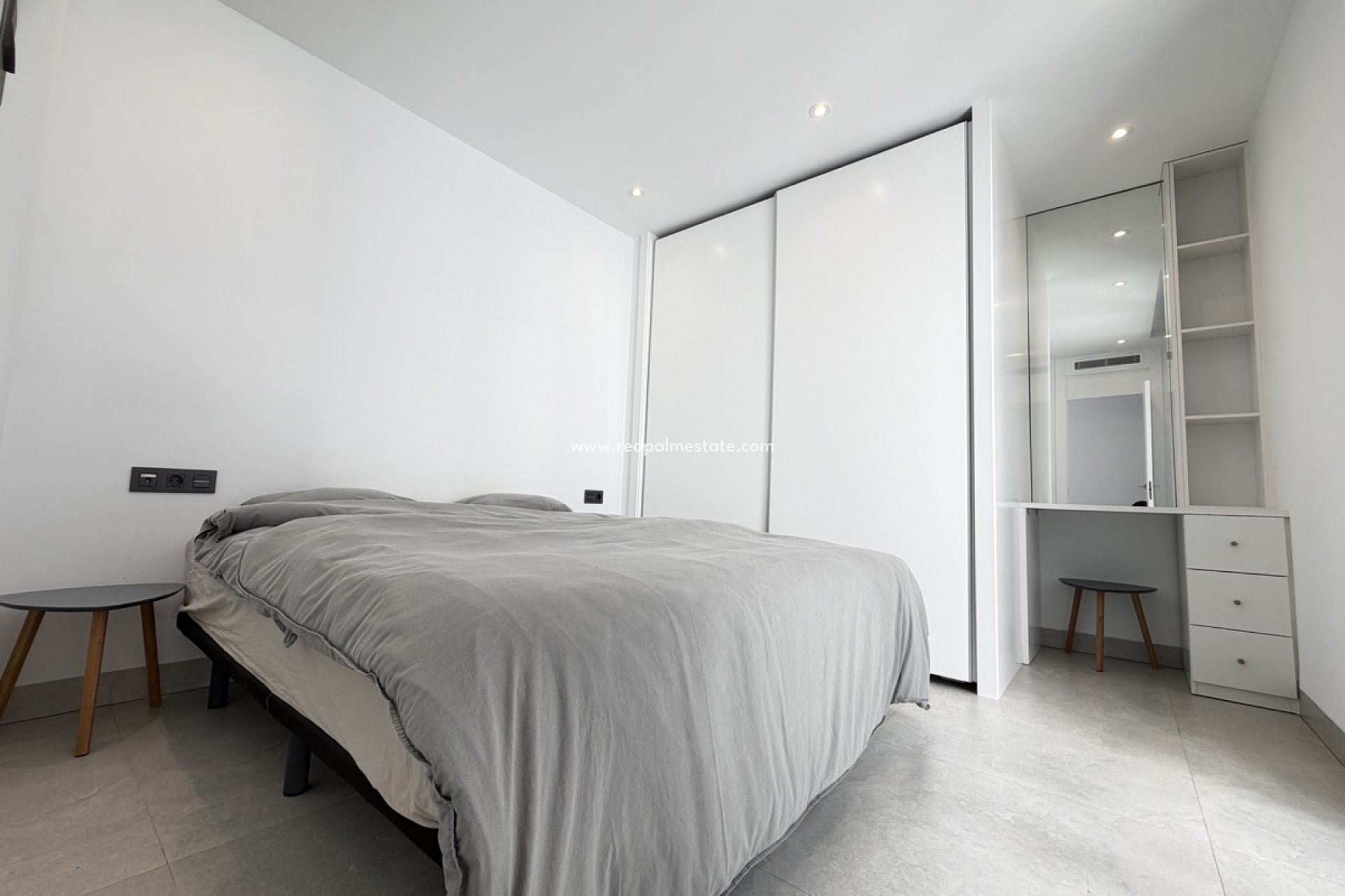 Resale - Villa -
Orihuela Costa - Villamartín