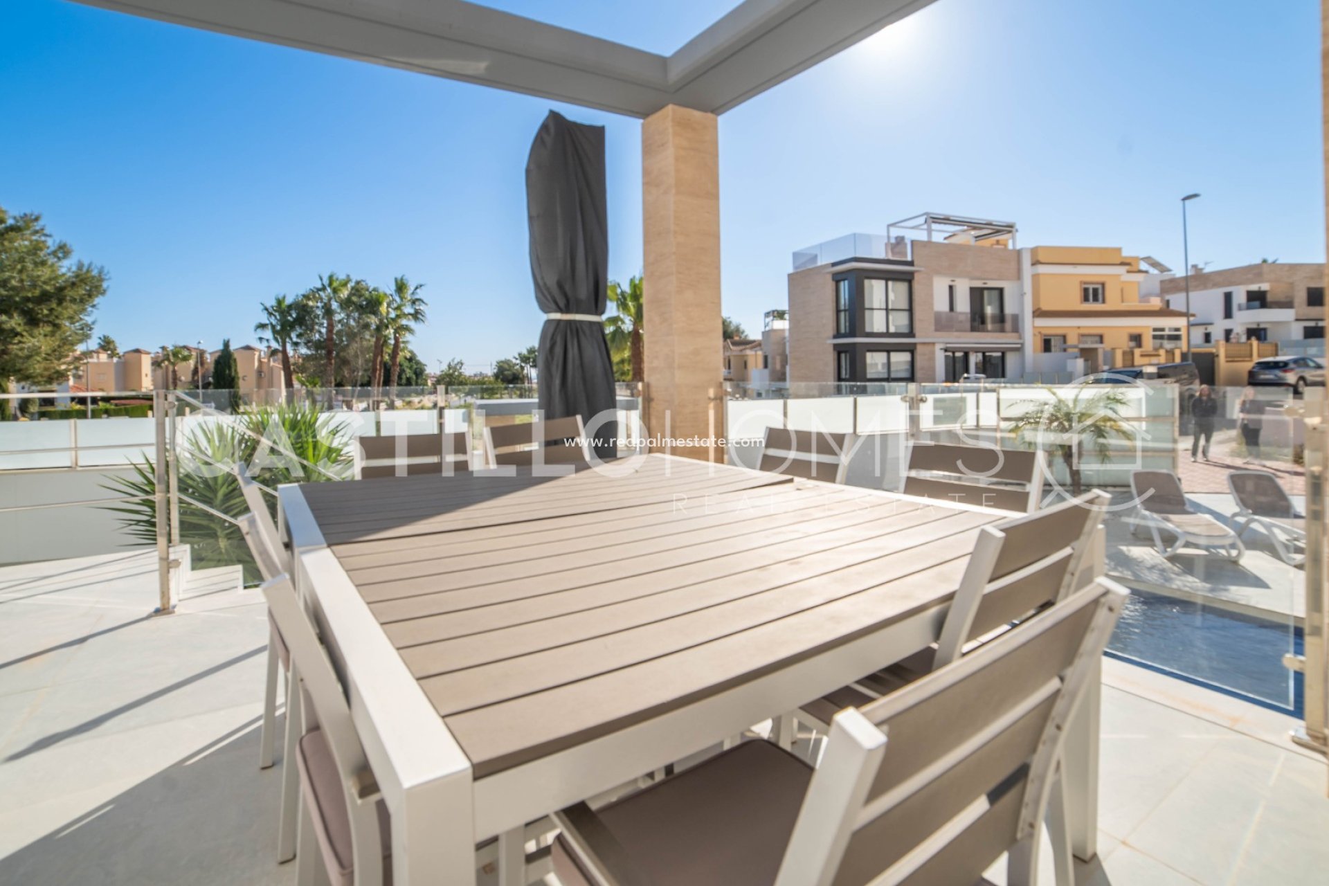 Resale - Villa -
Orihuela Costa - Villamartín