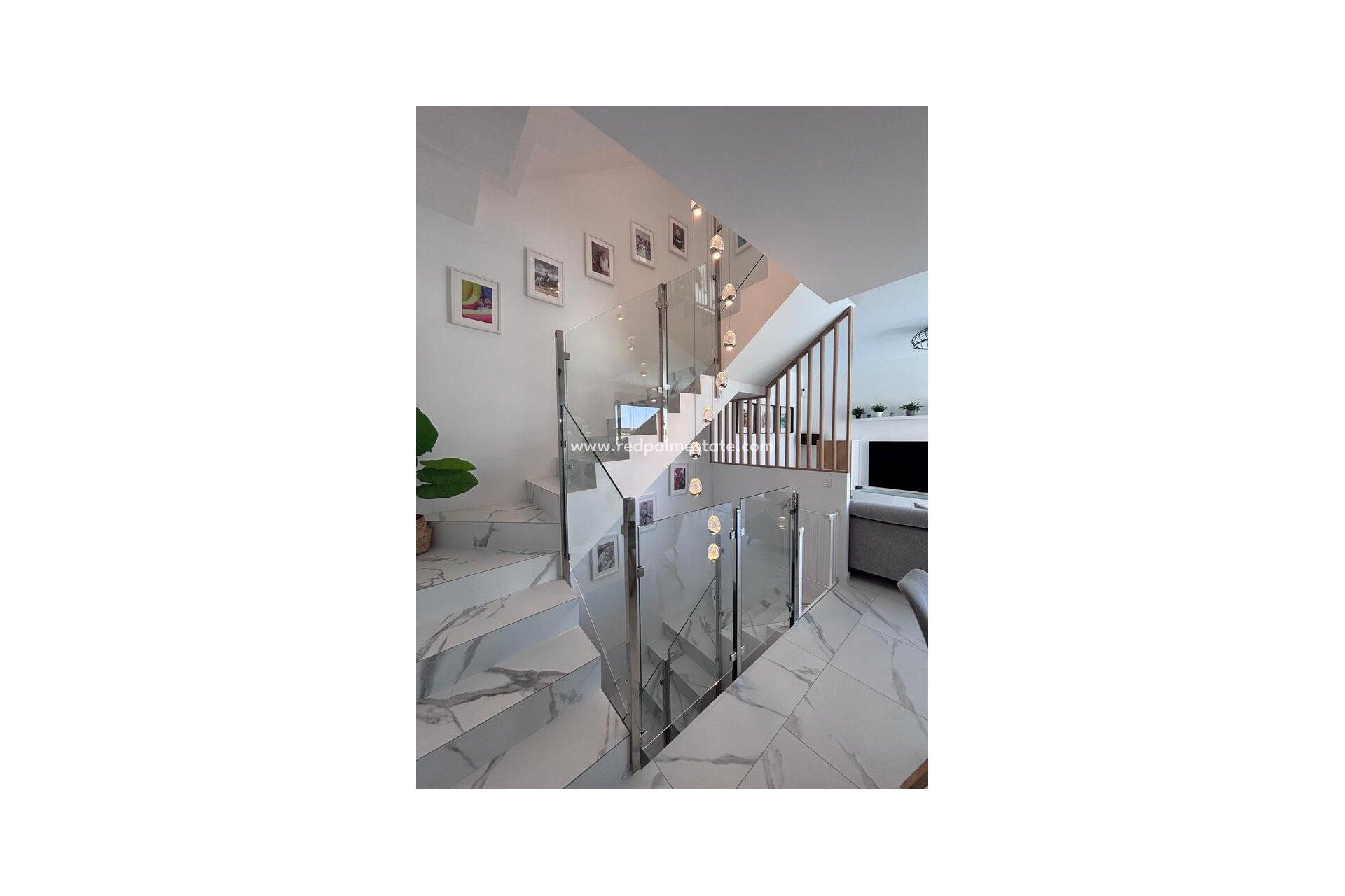 Resale - Villa -
Orihuela Costa - Villamartín