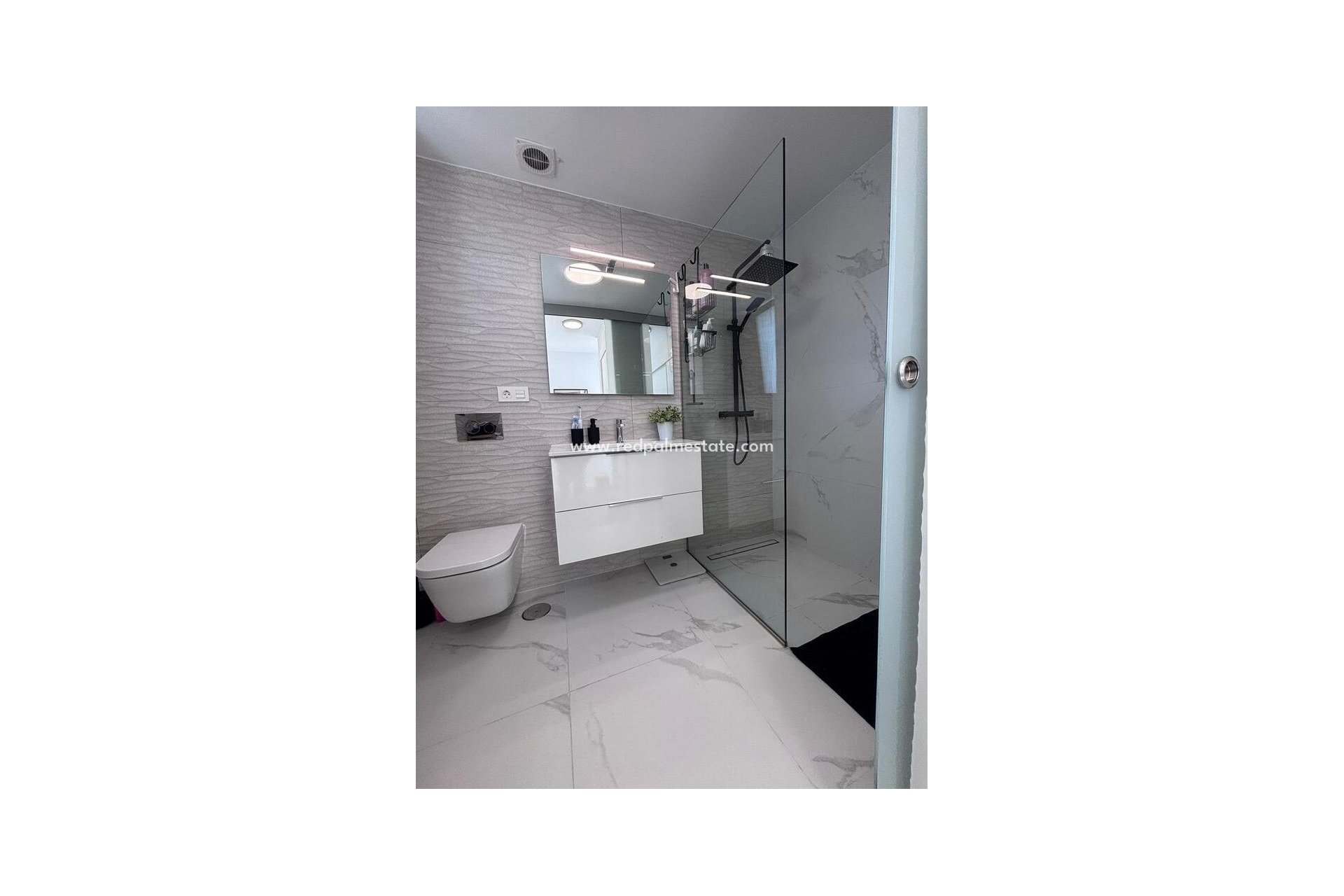 Resale - Villa -
Orihuela Costa - Villamartín