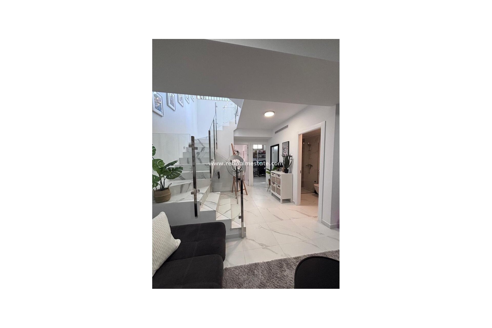 Resale - Villa -
Orihuela Costa - Villamartín