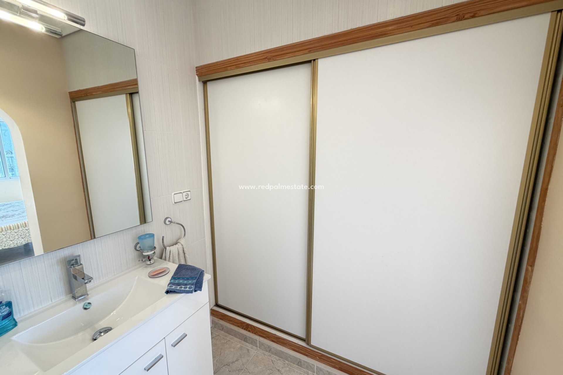 Resale - Villa -
Orihuela Costa - Villamartín