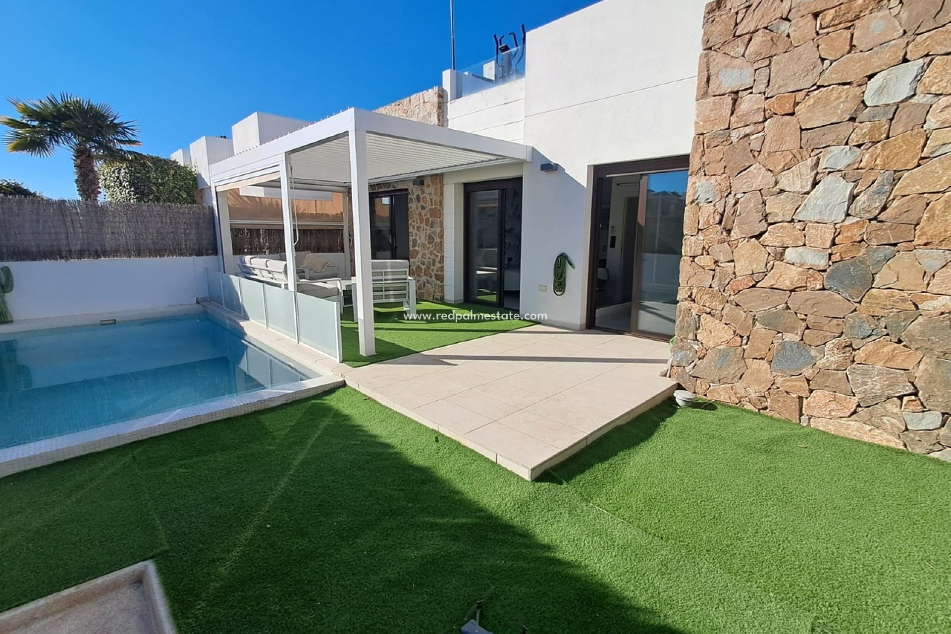 Resale - Villa -
Orihuela Costa - Villamartín