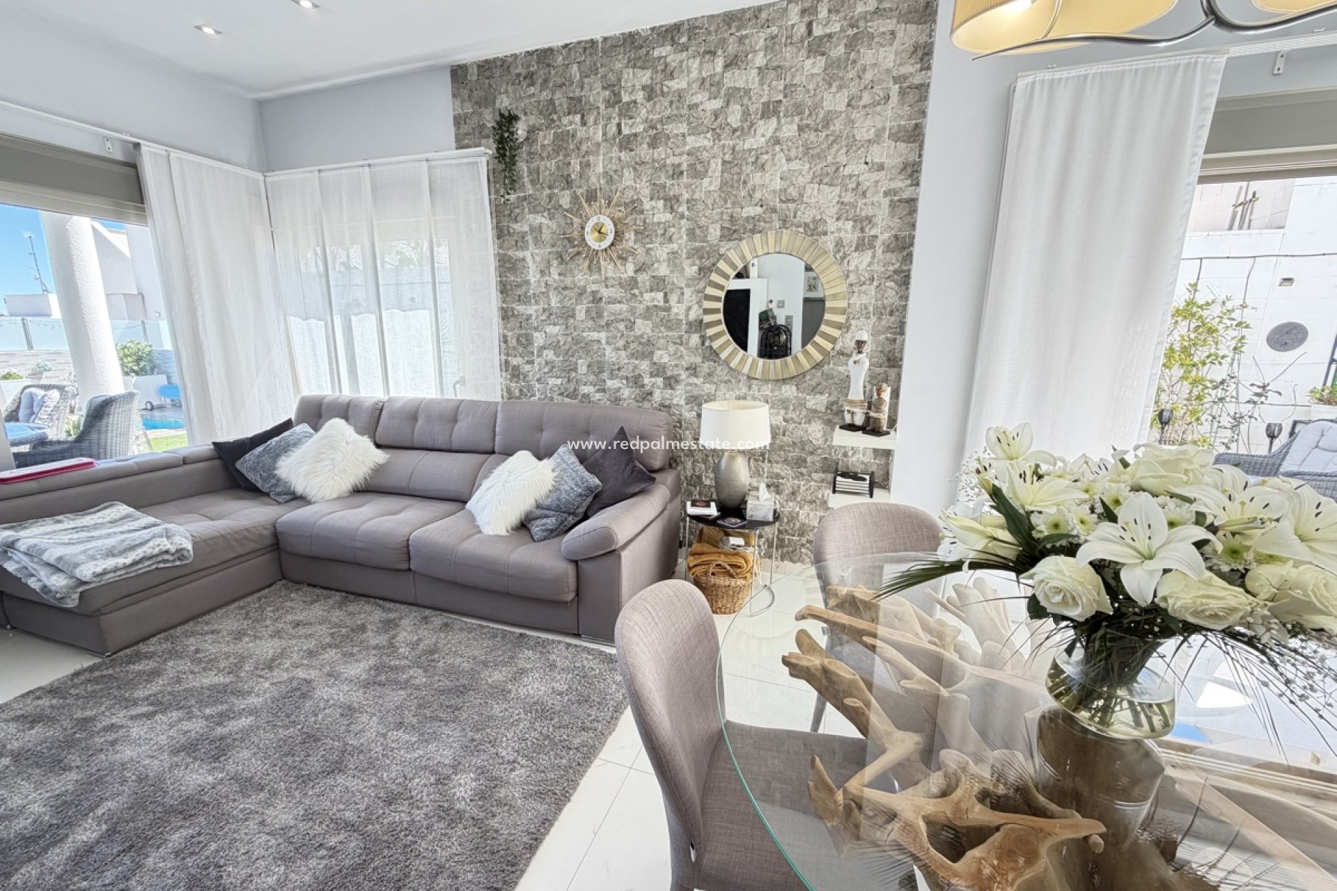 Resale - Villa -
Orihuela Costa - Villamartín