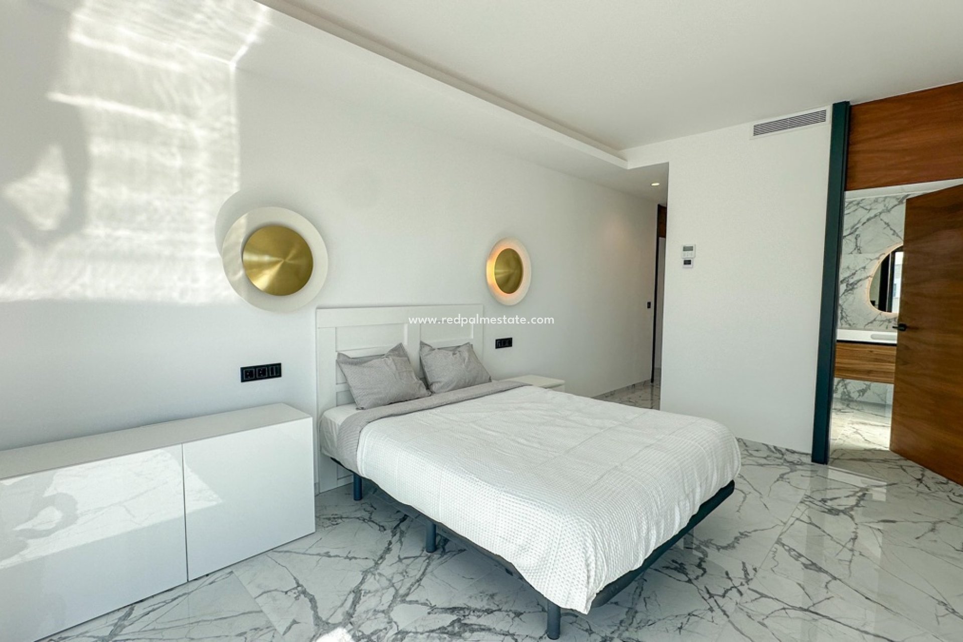 Resale - Villa -
Orihuela Costa - Villamartín