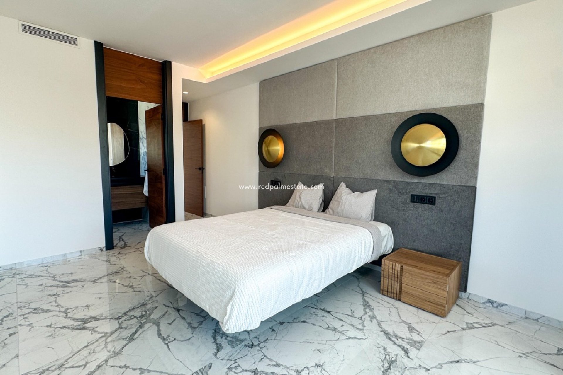 Resale - Villa -
Orihuela Costa - Villamartín