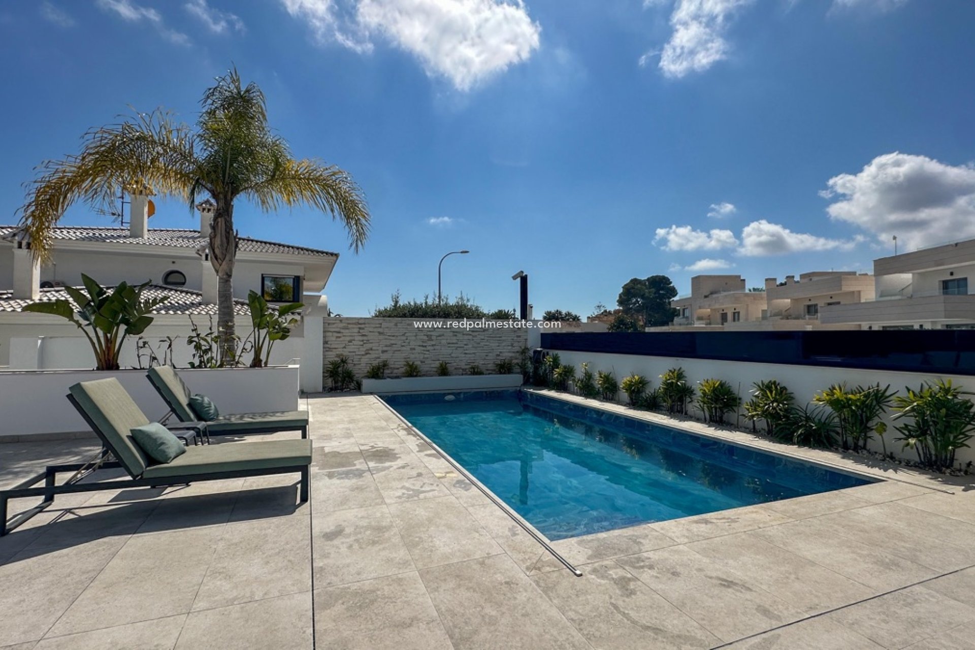 Resale - Villa -
Orihuela Costa - Villamartín