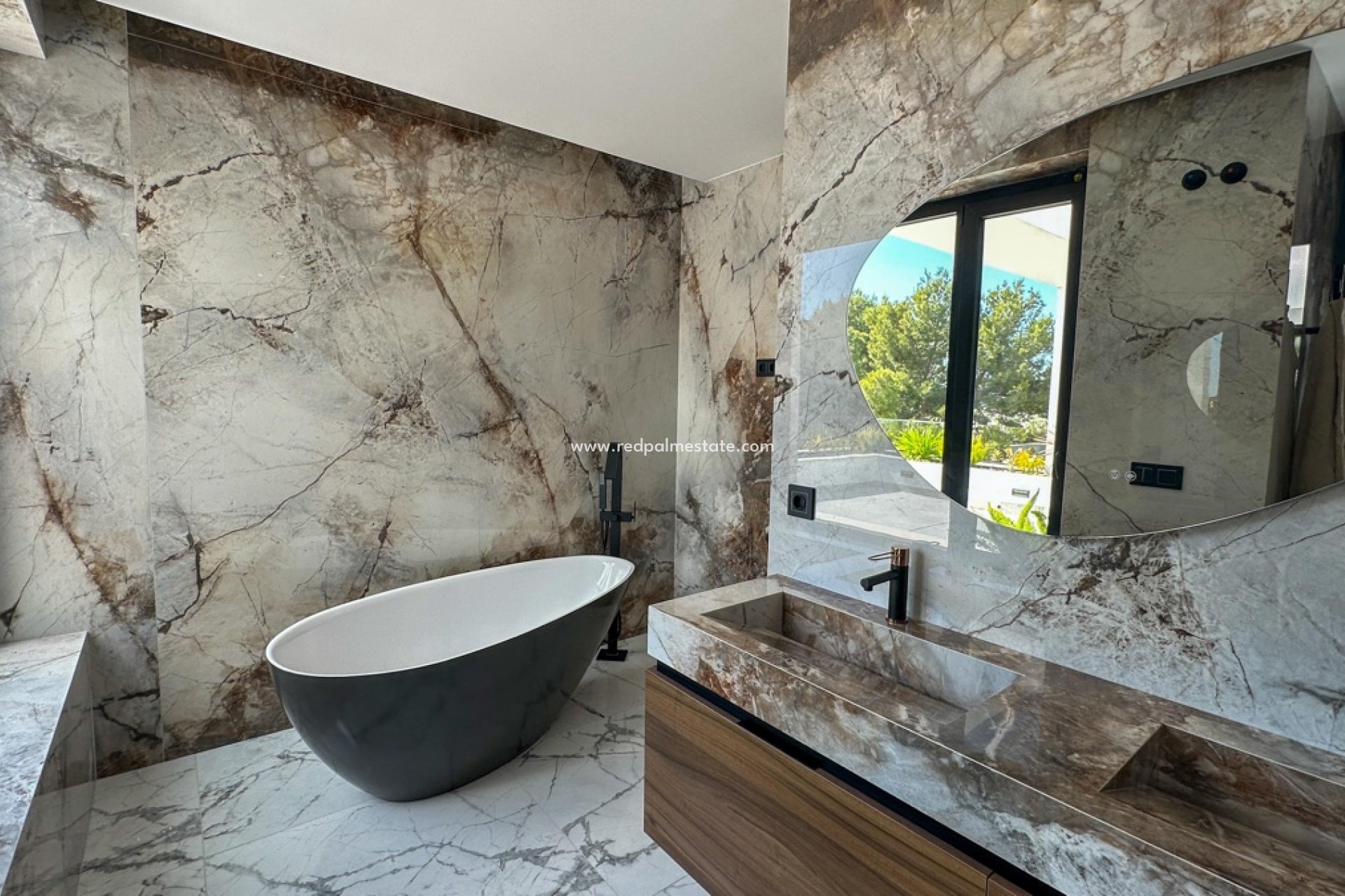 Resale - Villa -
Orihuela Costa - Villamartín