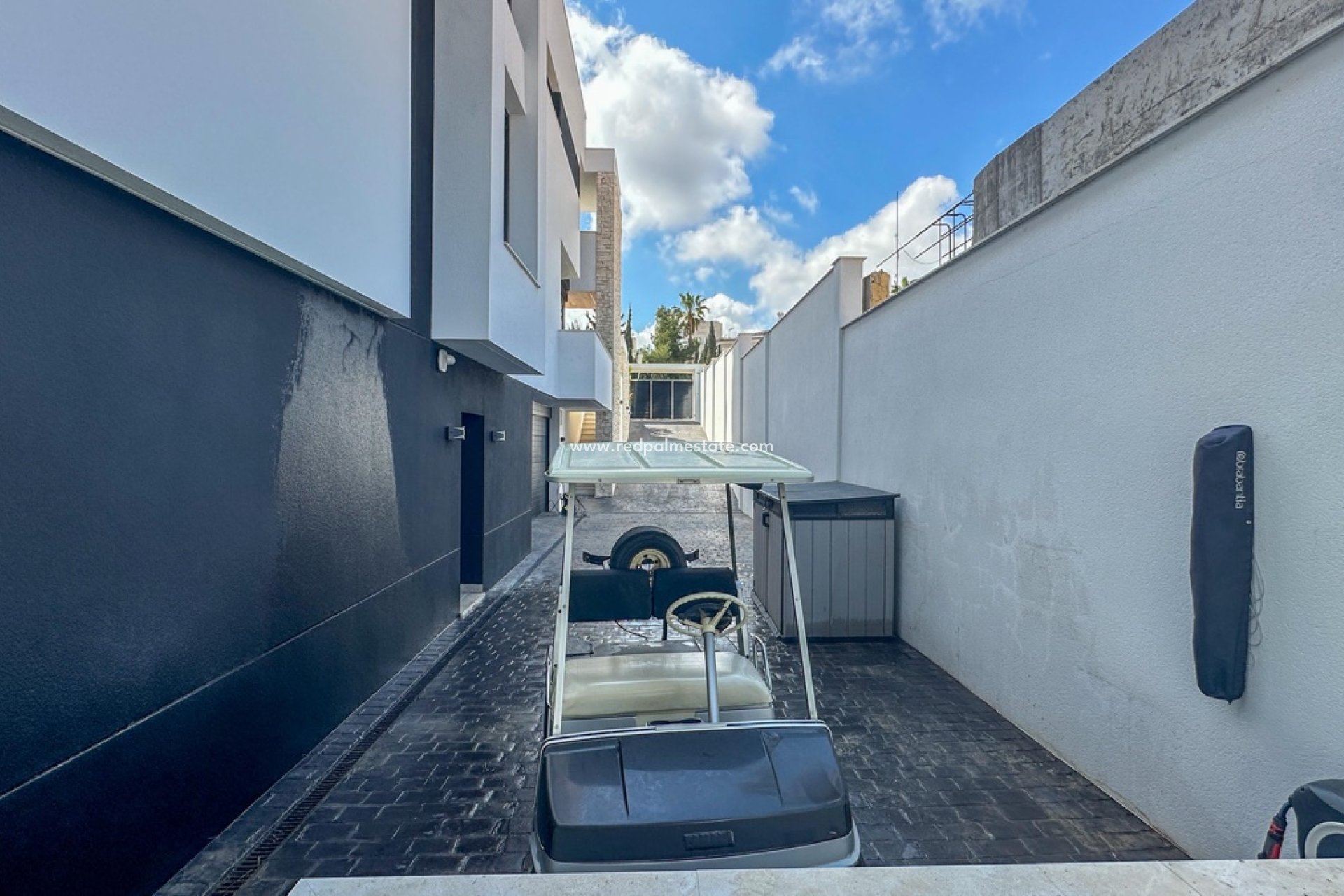 Resale - Villa -
Orihuela Costa - Villamartín