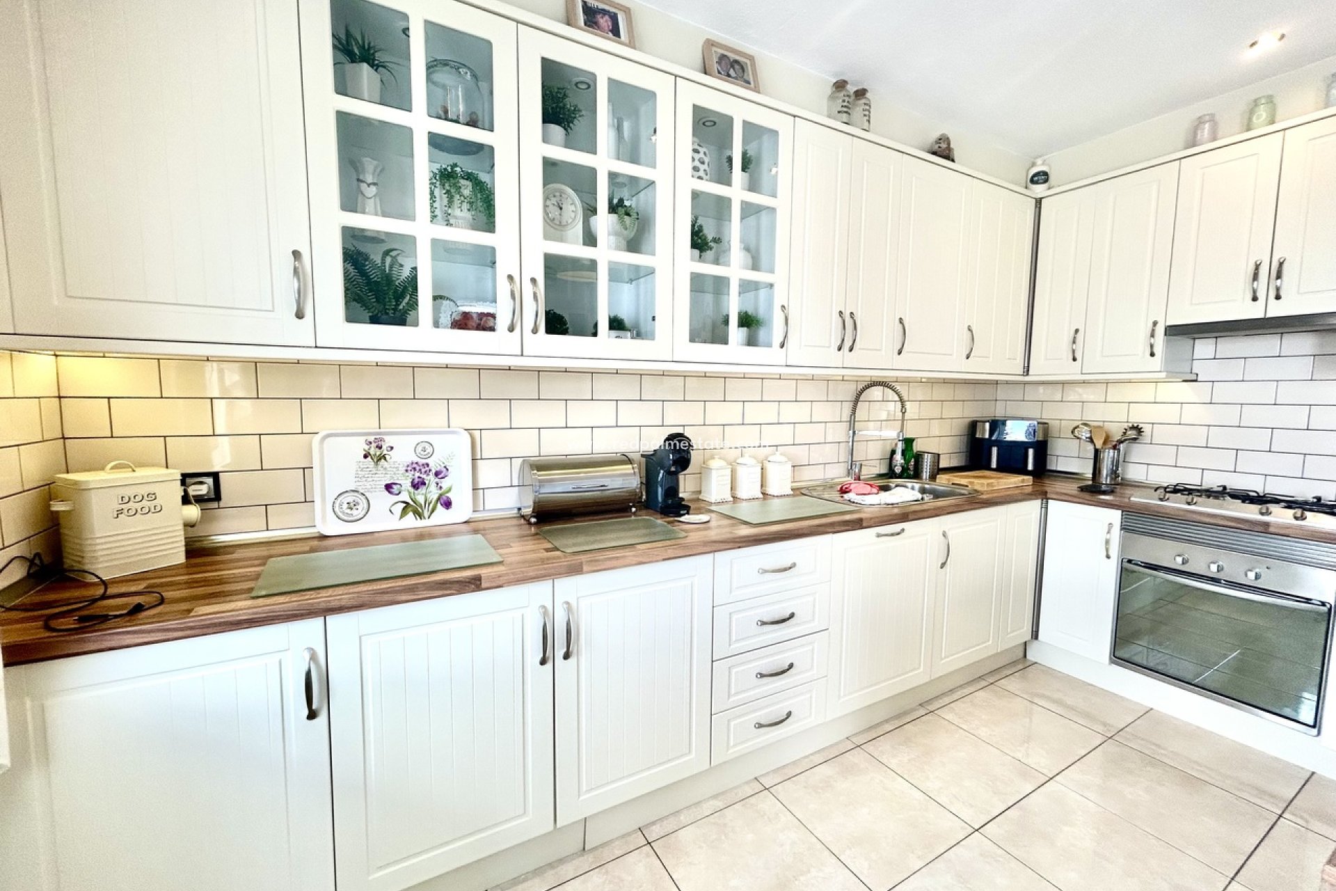 Resale - Villa -
Orihuela Costa - Villamartín