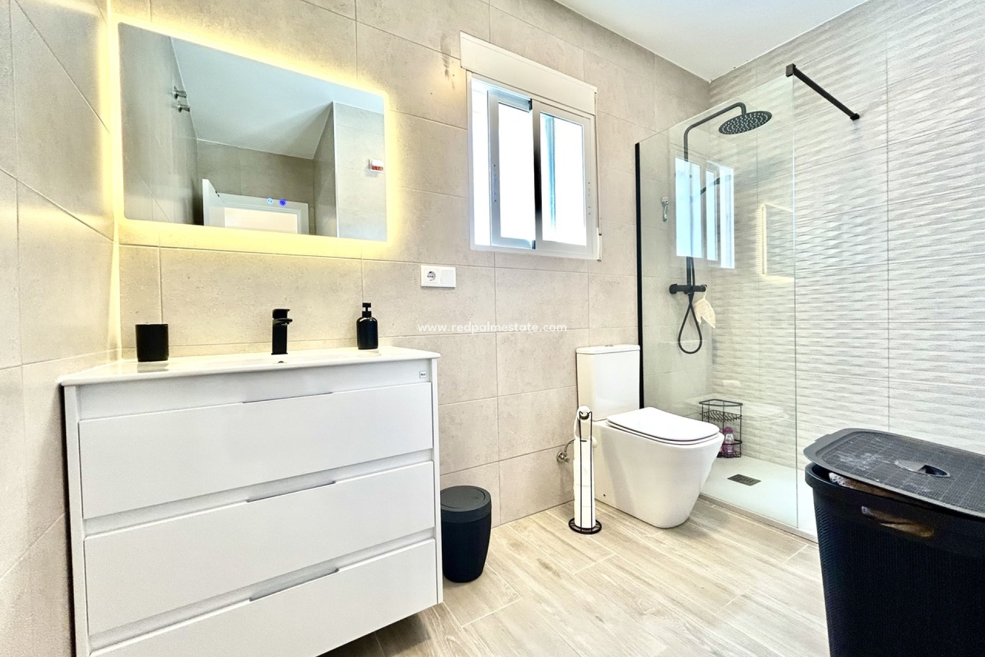 Resale - Villa -
Orihuela Costa - Villamartín