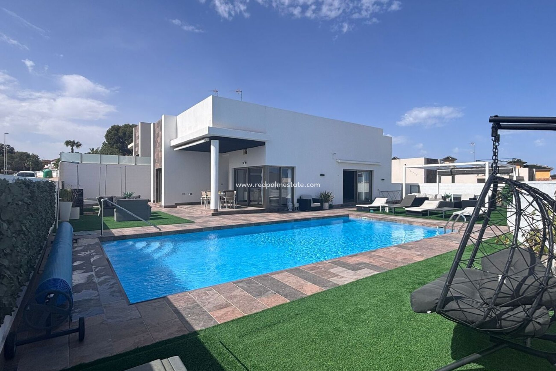 Resale - Villa -
Orihuela Costa - Villamartín