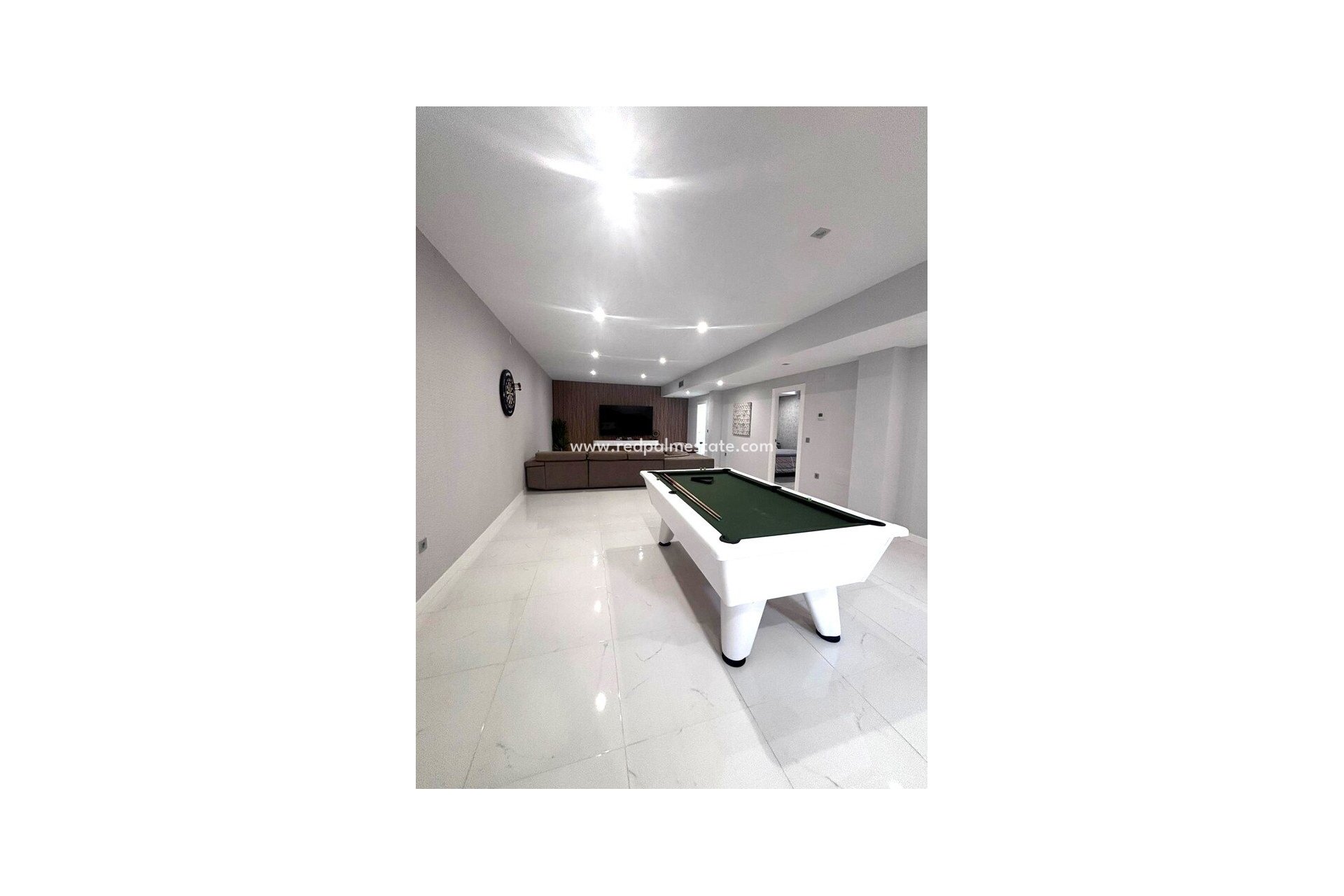 Resale - Villa -
Orihuela Costa - Villamartín