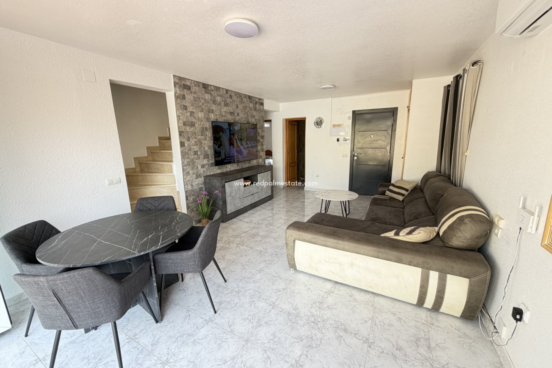 Resale - Villa -
Orihuela Costa - Villamartín