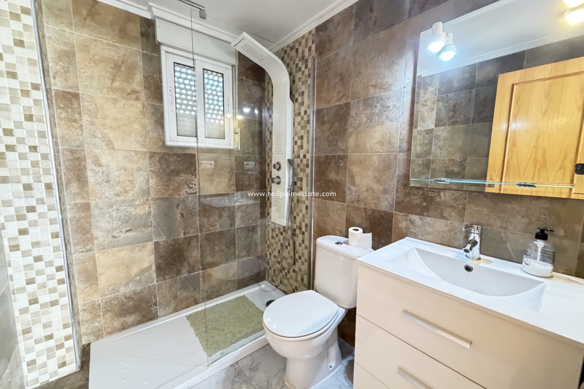 Resale - Villa -
Orihuela Costa - Villamartín