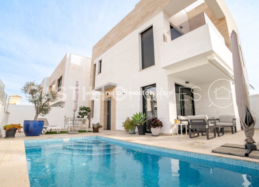 Resale - Villa -
Orihuela Costa - Villamartín