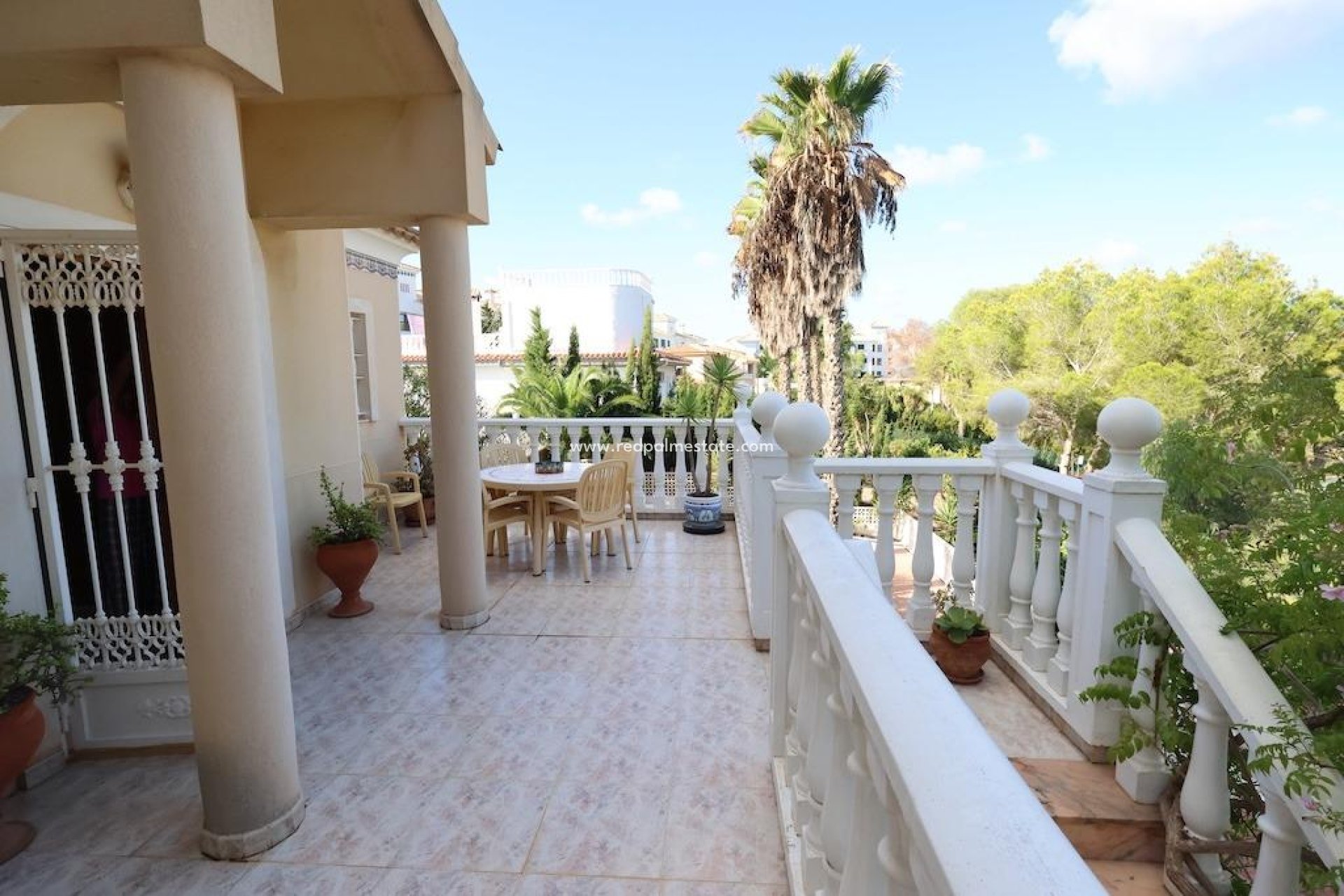 Resale - Villa -
Orihuela Costa - Villamartín