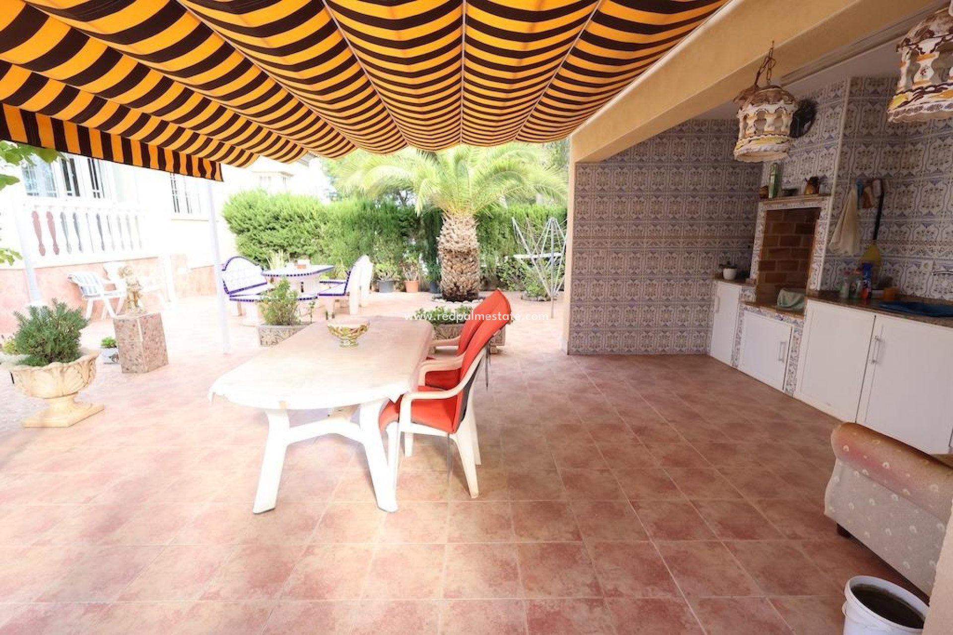 Resale - Villa -
Orihuela Costa - Villamartín