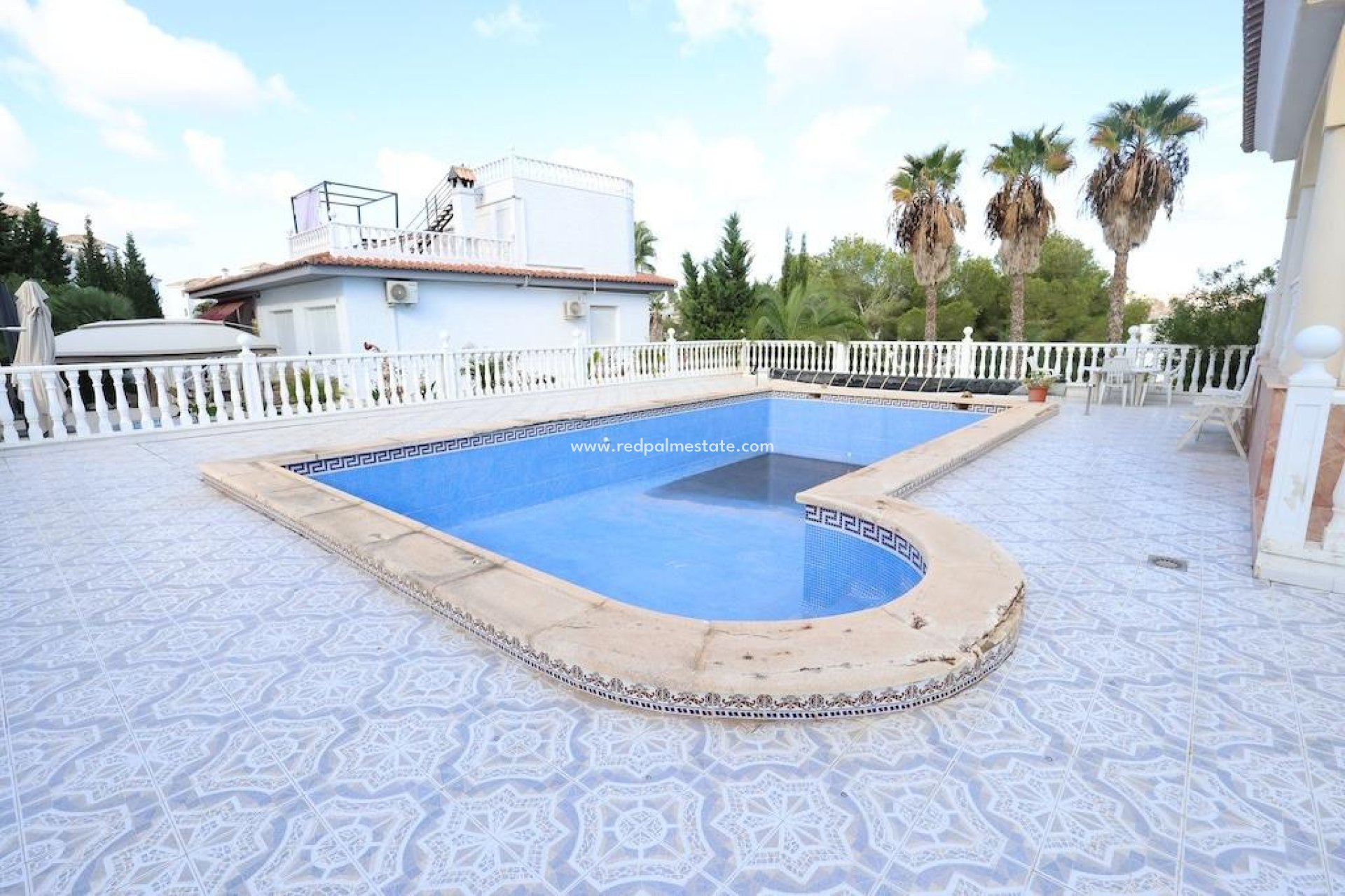 Resale - Villa -
Orihuela Costa - Villamartín