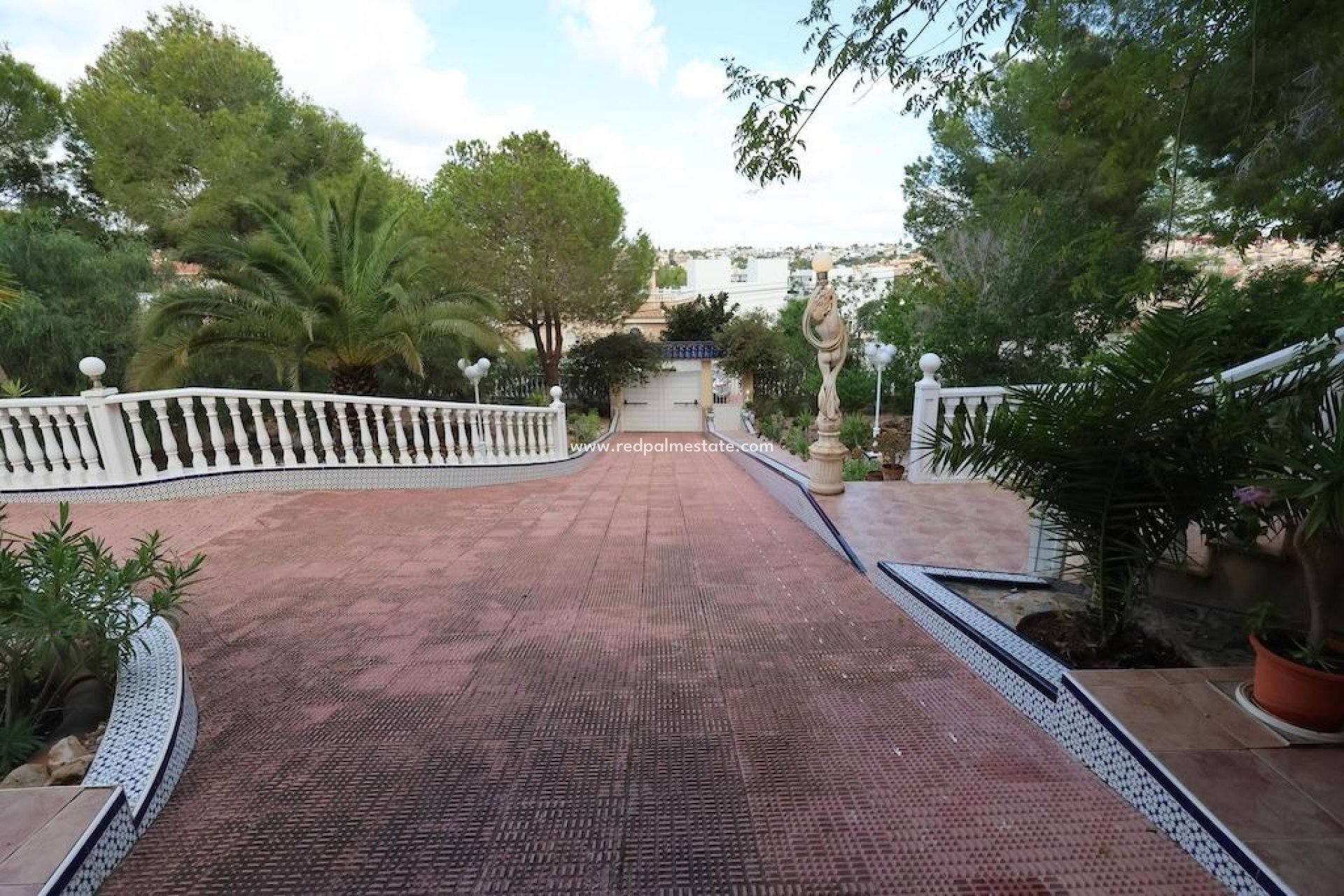 Resale - Villa -
Orihuela Costa - Villamartín