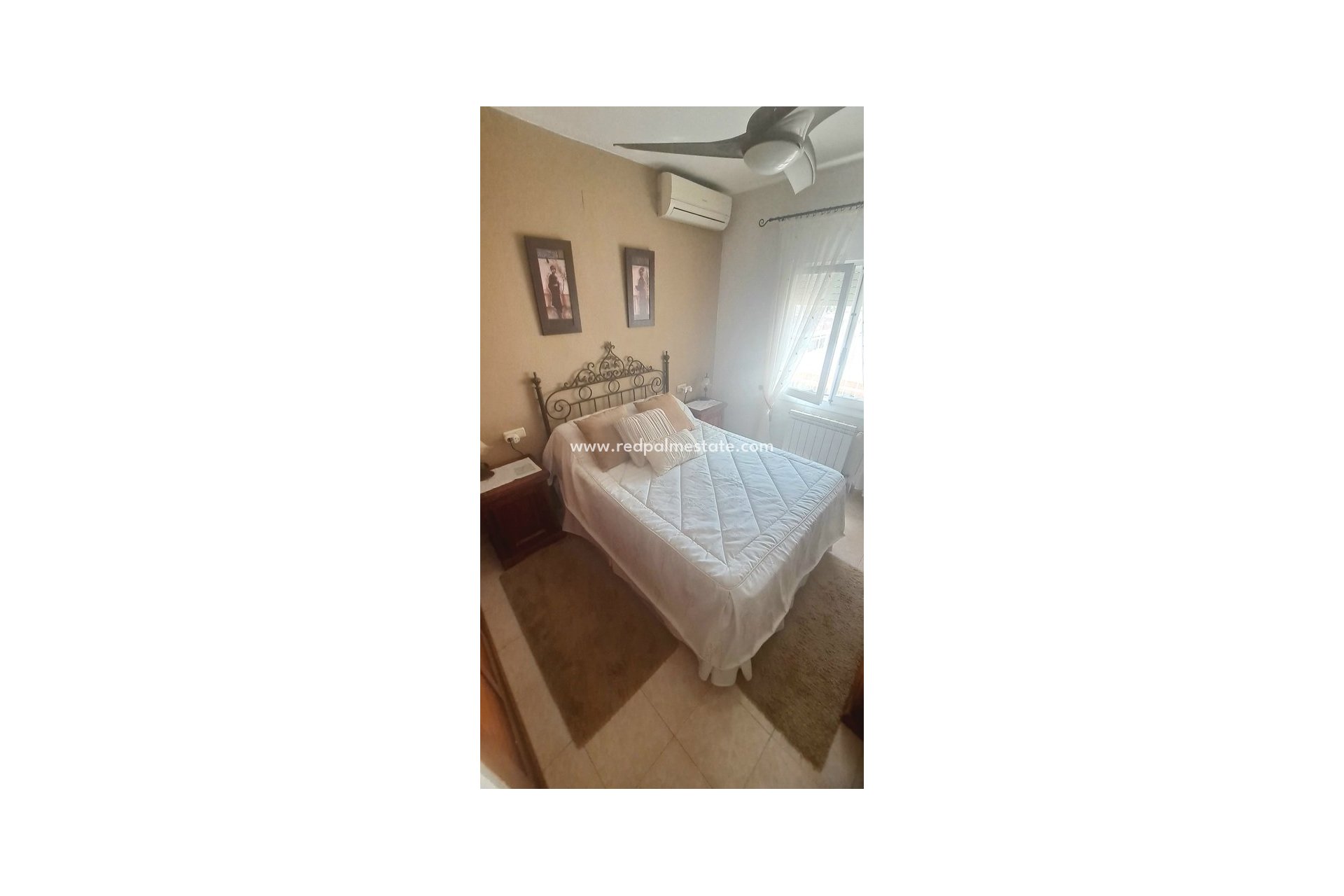 Resale - Villa -
Orihuela Costa - Villamartín