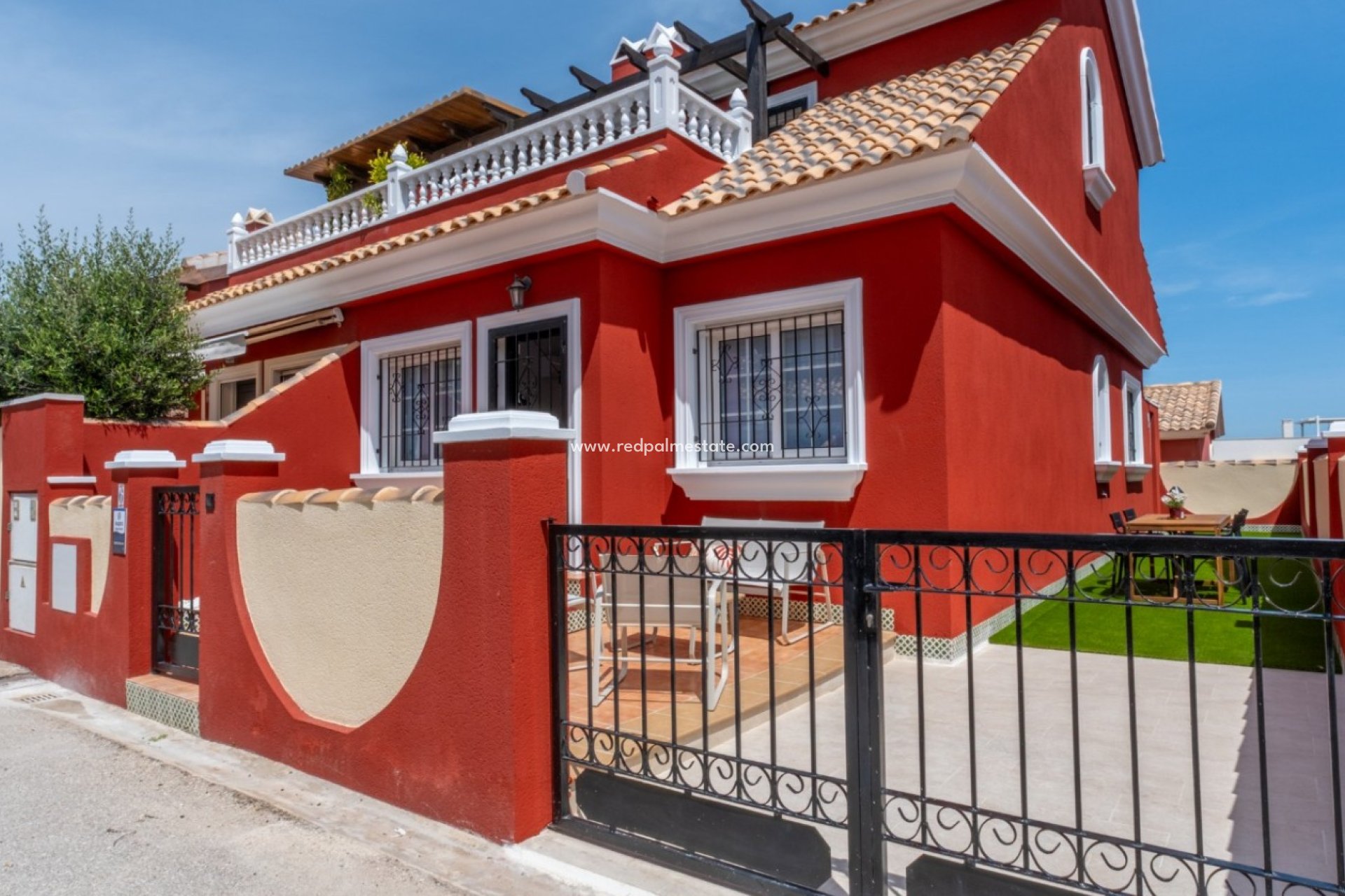 Resale - Villa -
Orihuela Costa - Villamartín