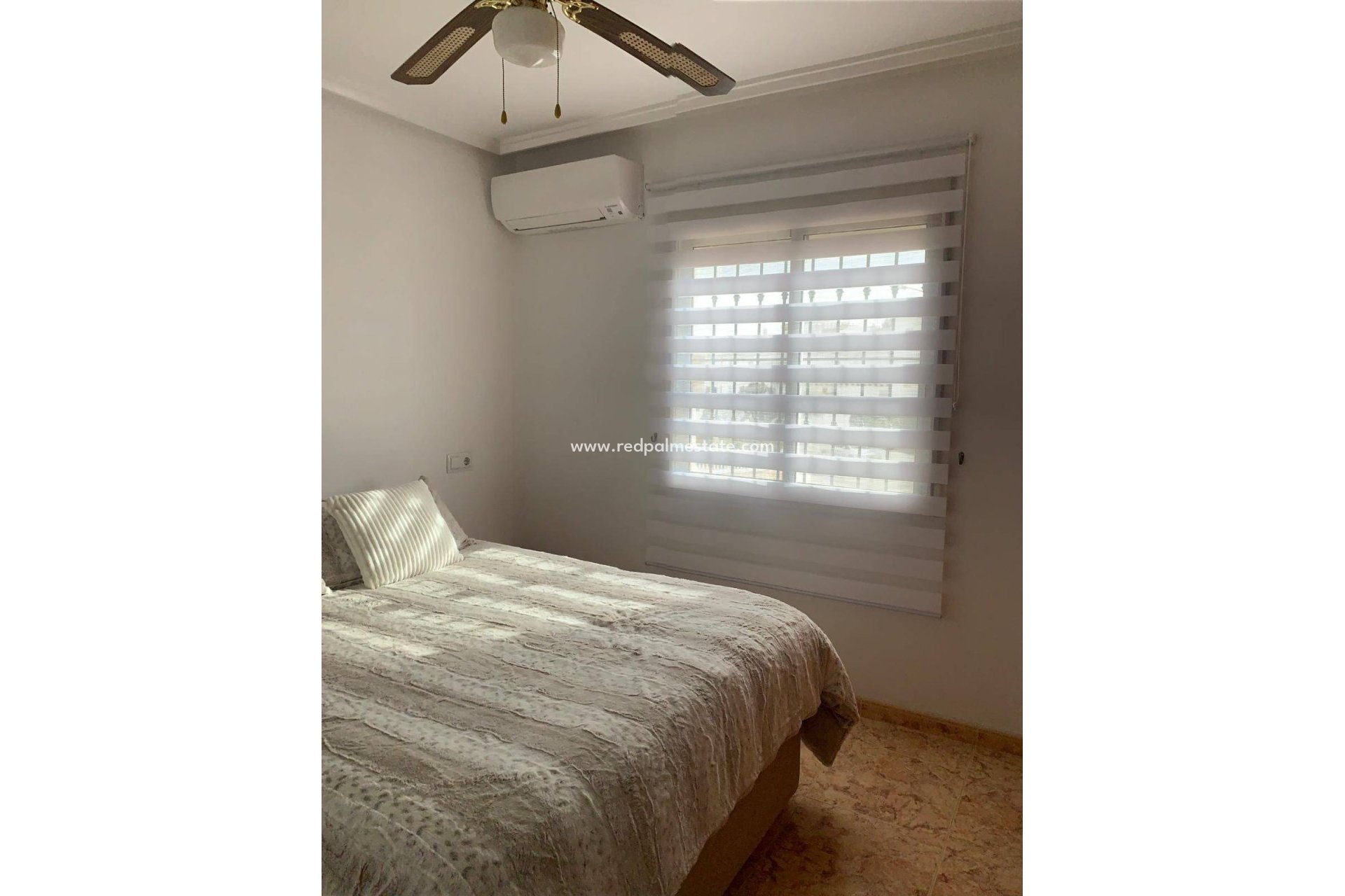 Resale - Villa -
Orihuela Costa - Villamartín