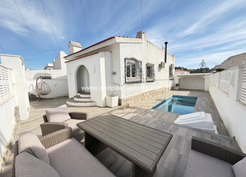 Resale - Villa -
Orihuela Costa - Villamartín