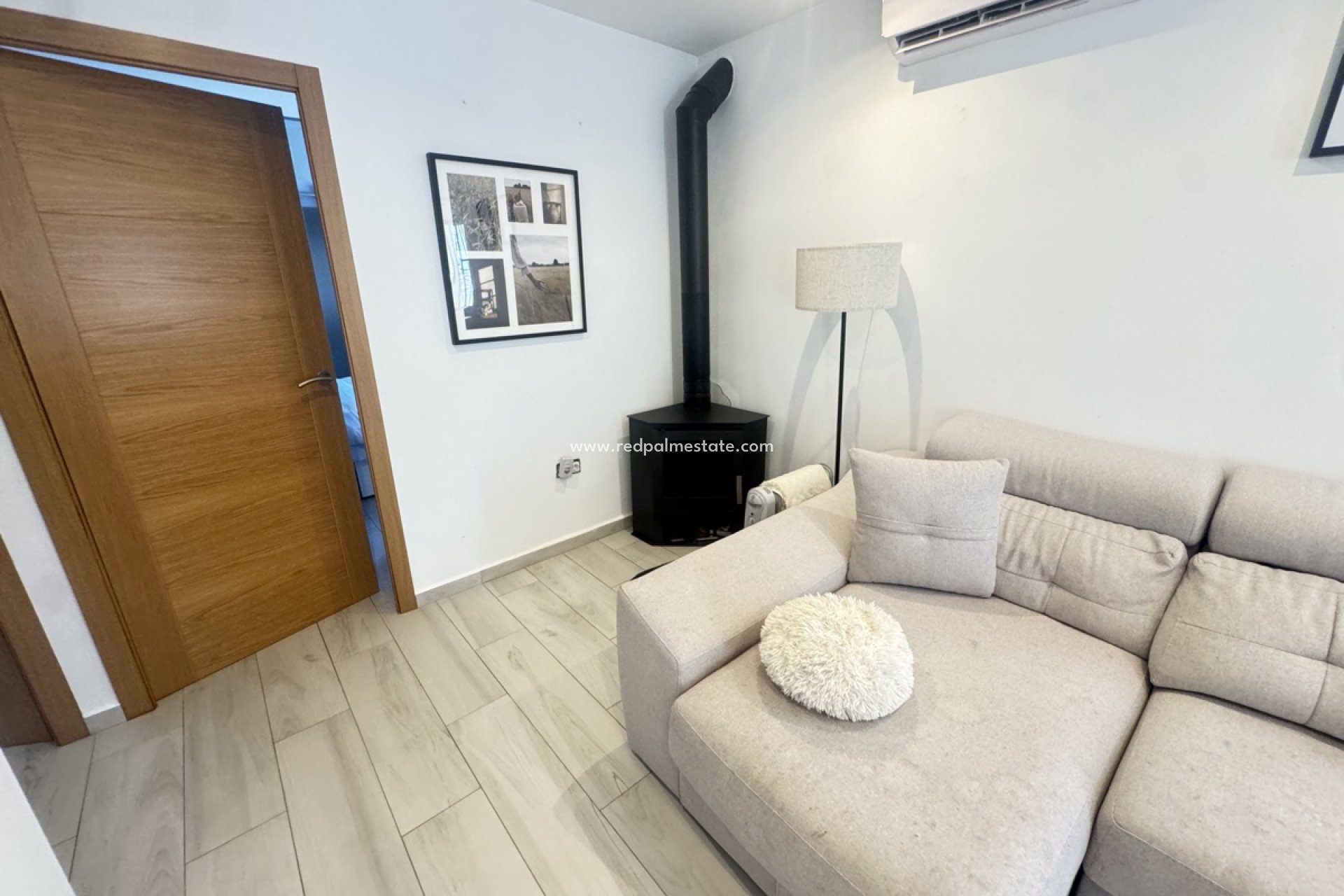 Resale - Villa -
Orihuela Costa - Villamartín