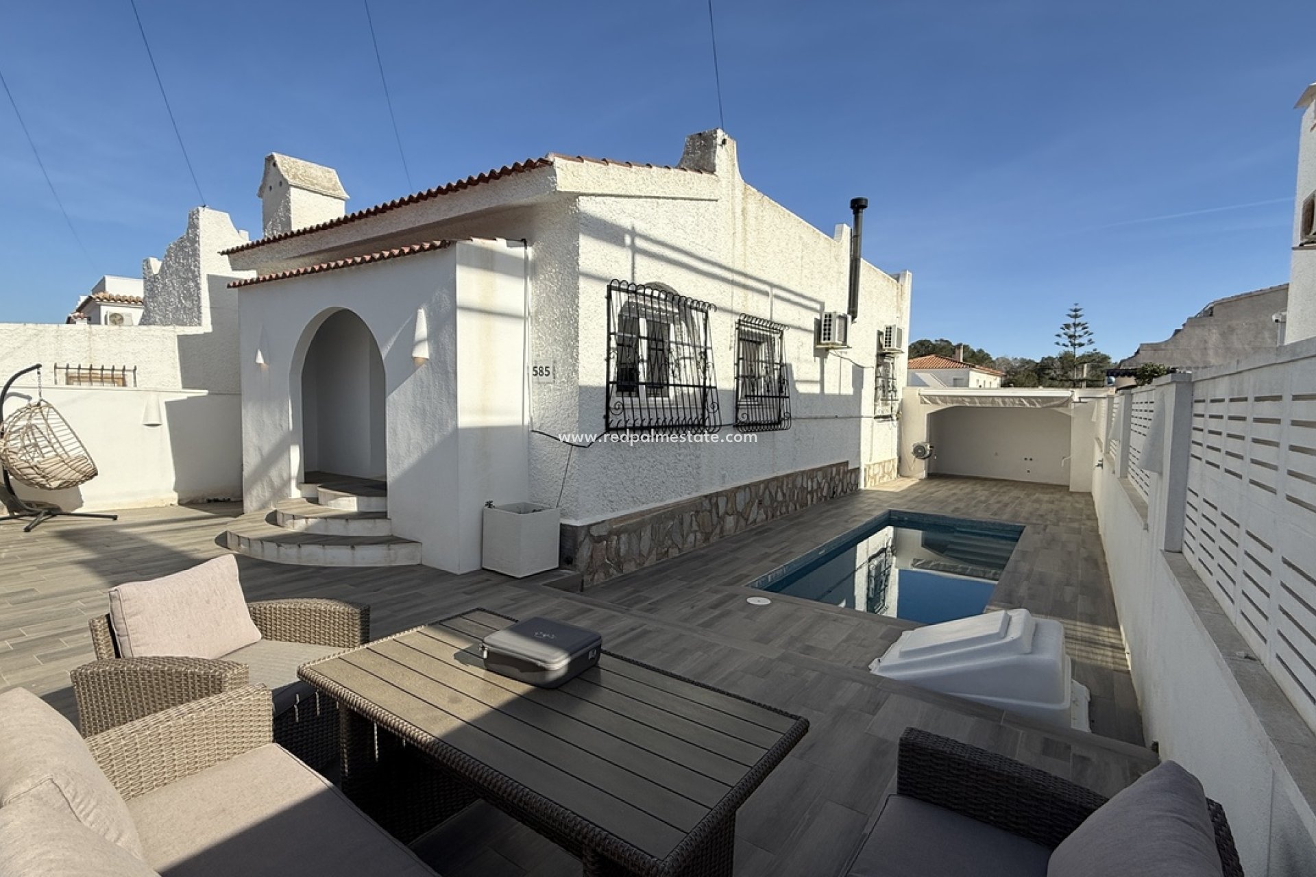 Resale - Villa -
Orihuela Costa - Villamartín