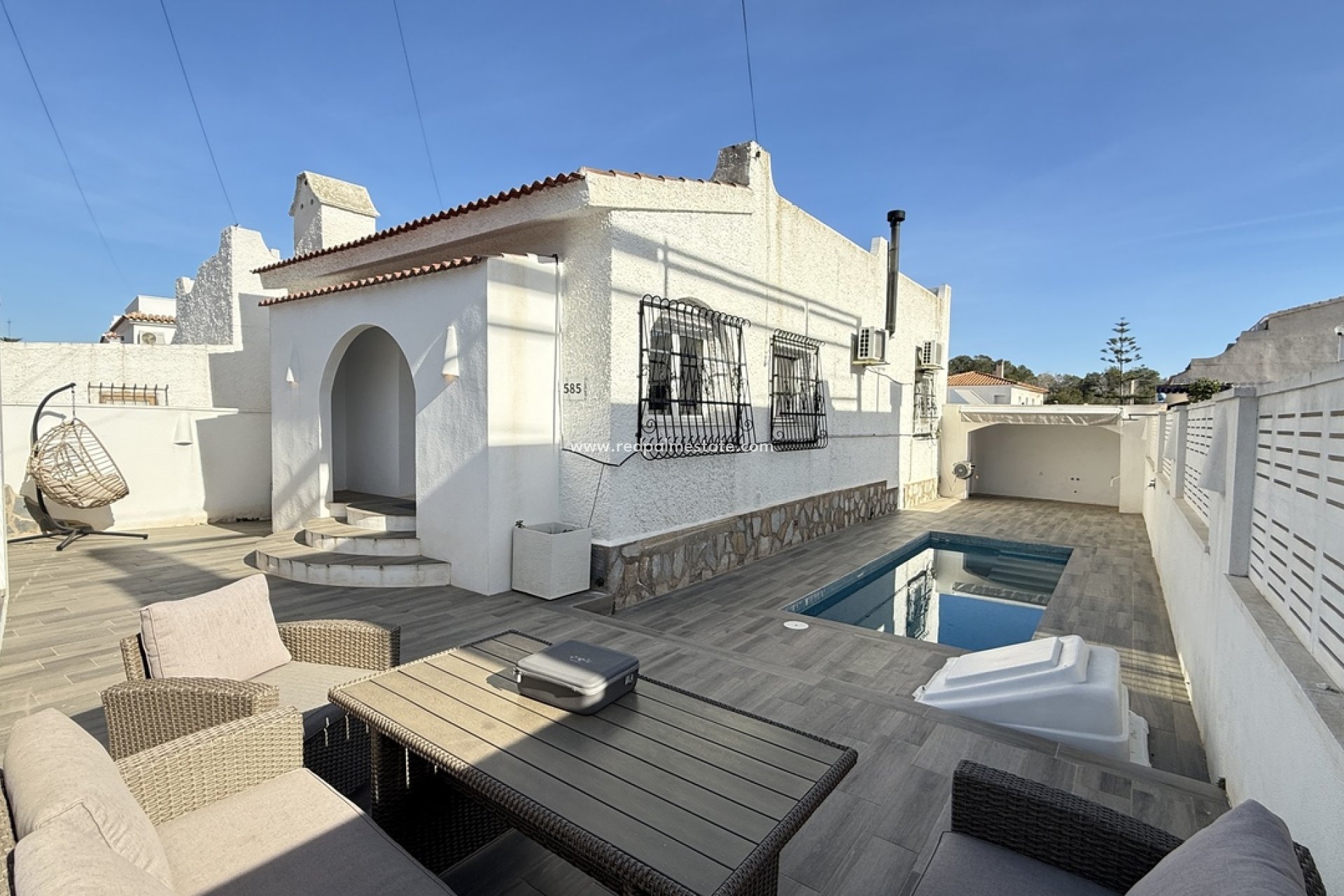 Resale - Villa -
Orihuela Costa - Villamartín