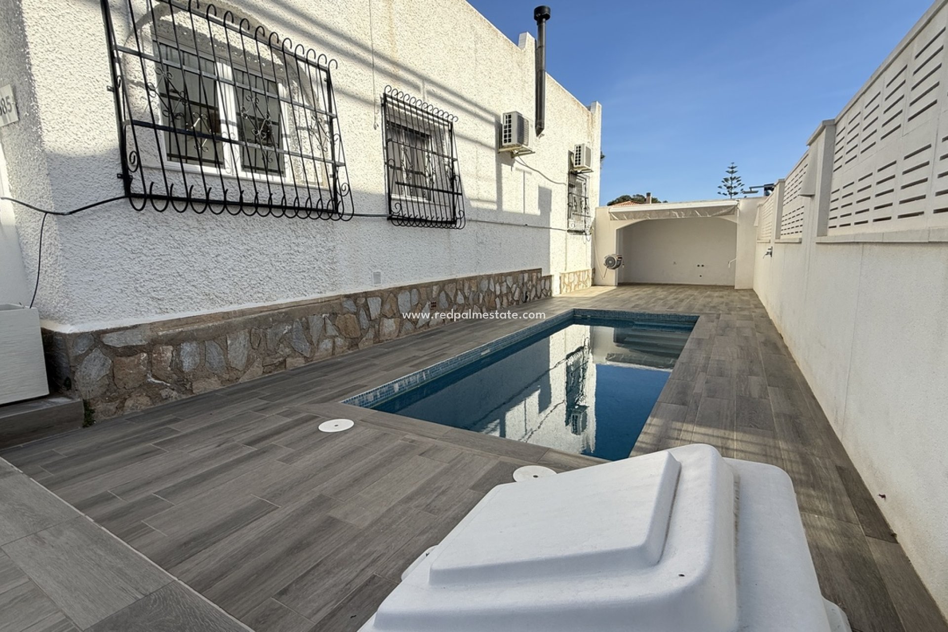 Resale - Villa -
Orihuela Costa - Villamartín