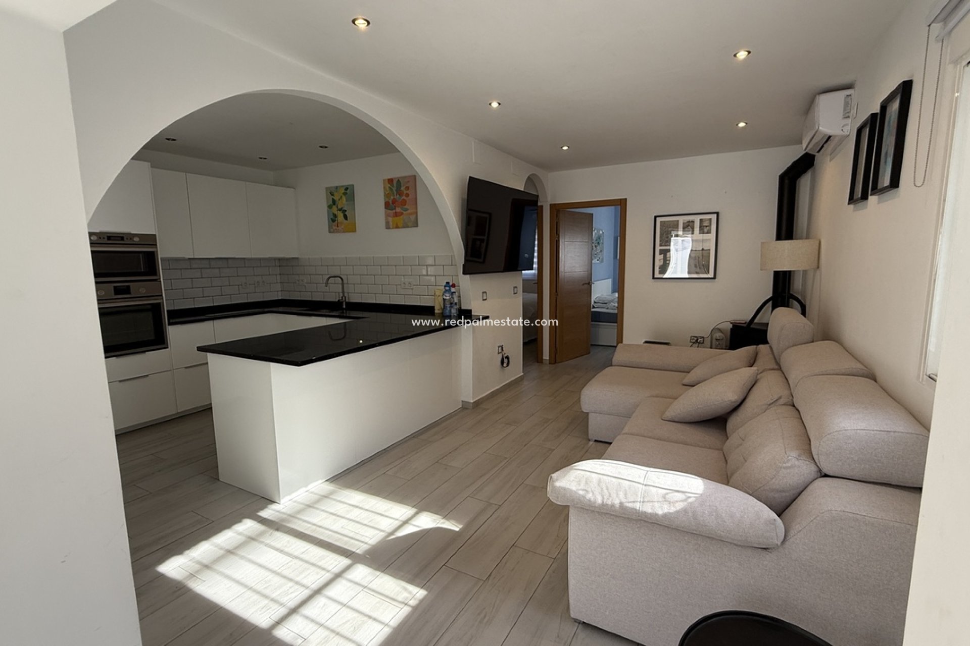 Resale - Villa -
Orihuela Costa - Villamartín