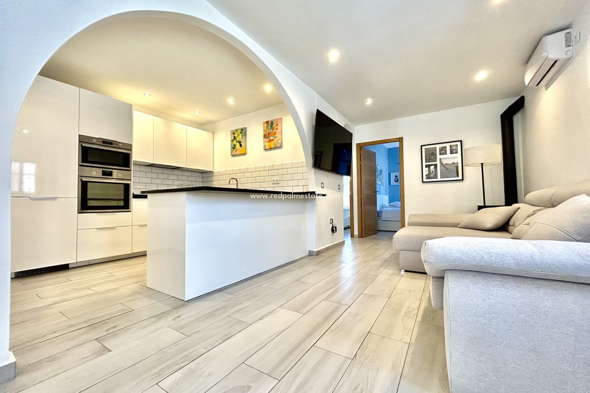 Resale - Villa -
Orihuela Costa - Villamartín