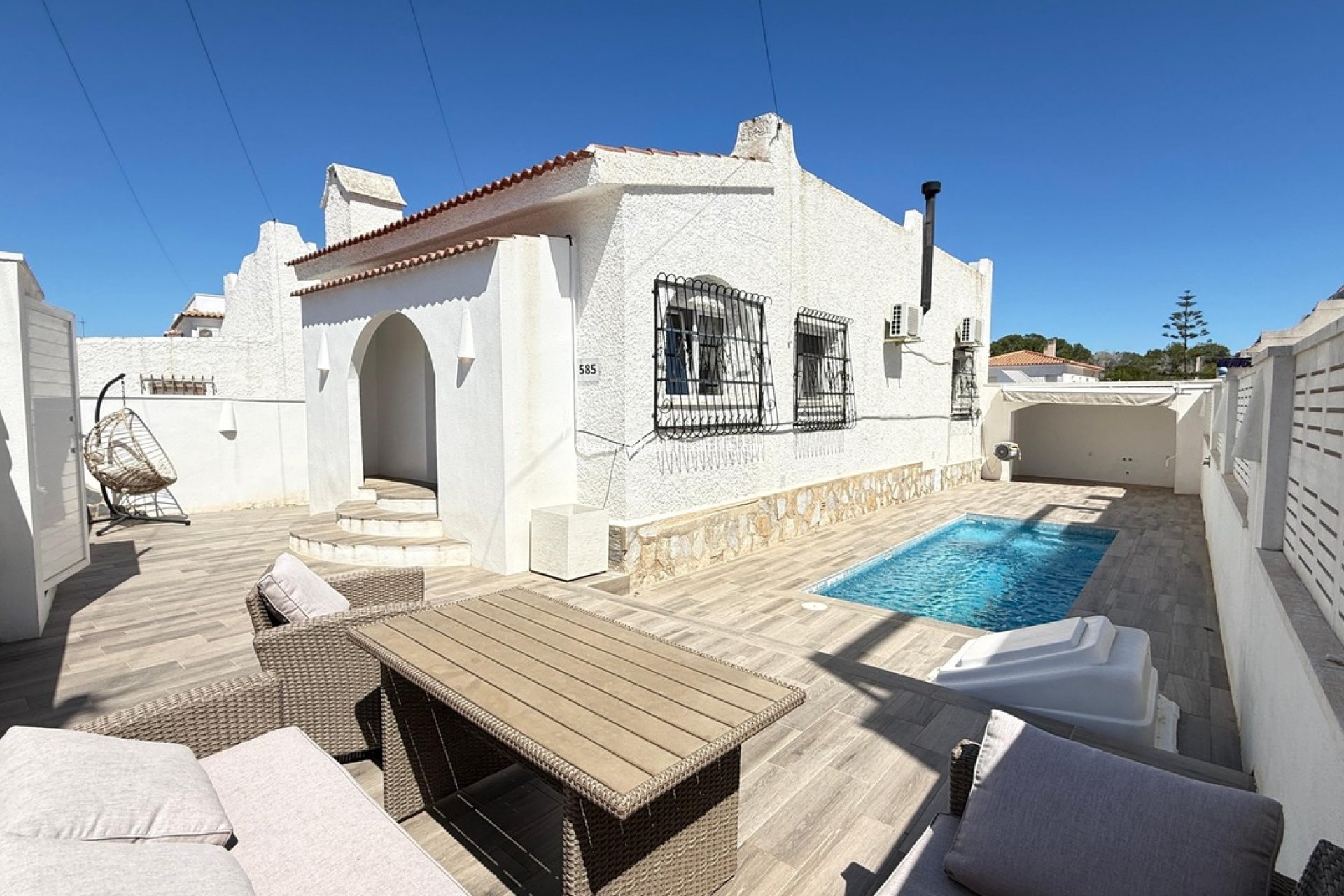 Resale - Villa -
Orihuela Costa - Villamartín