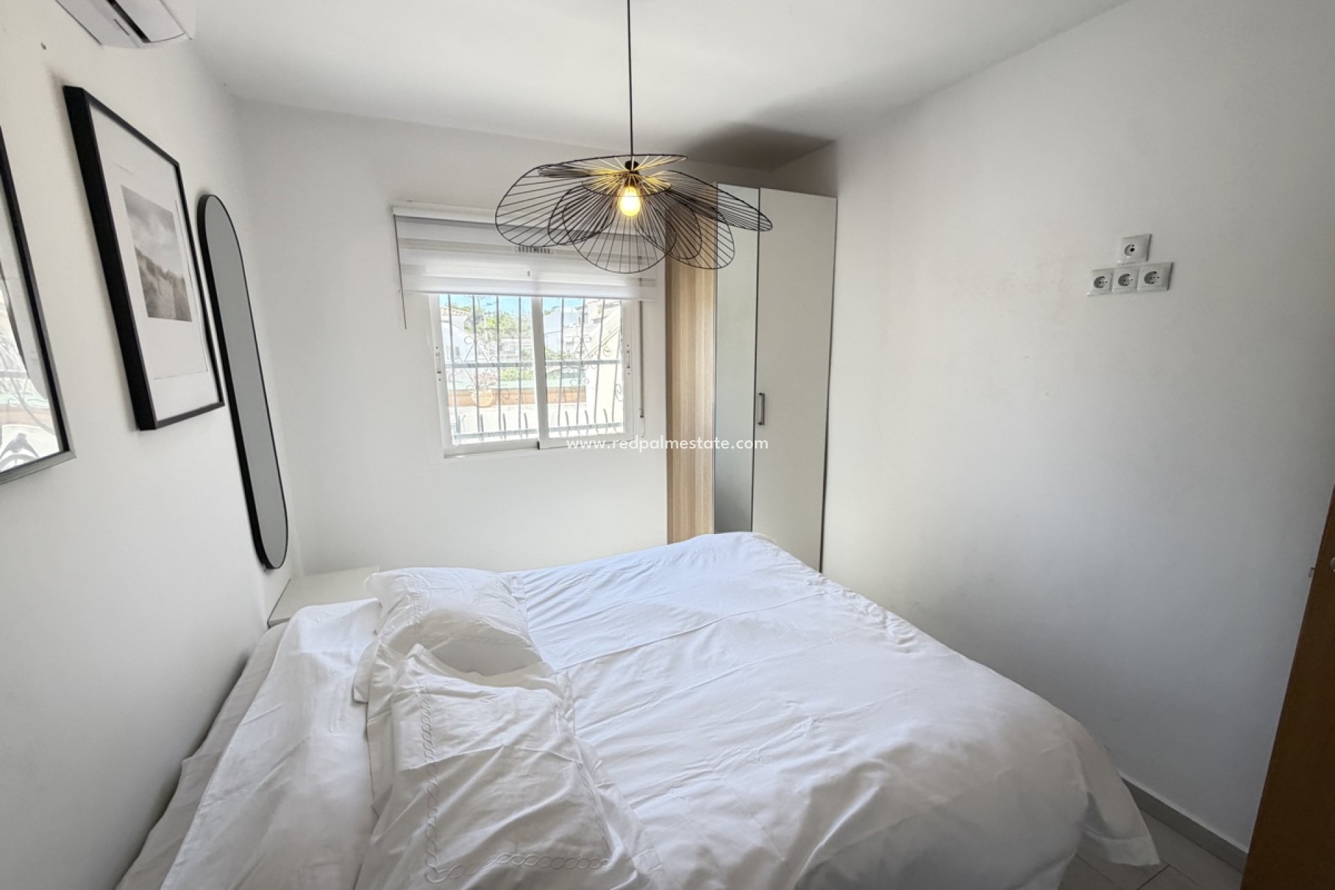 Resale - Villa -
Orihuela Costa - Villamartín