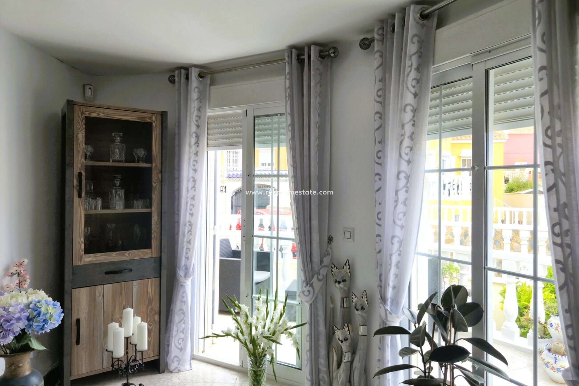 Resale - Villa -
Orihuela Costa - Villamartín