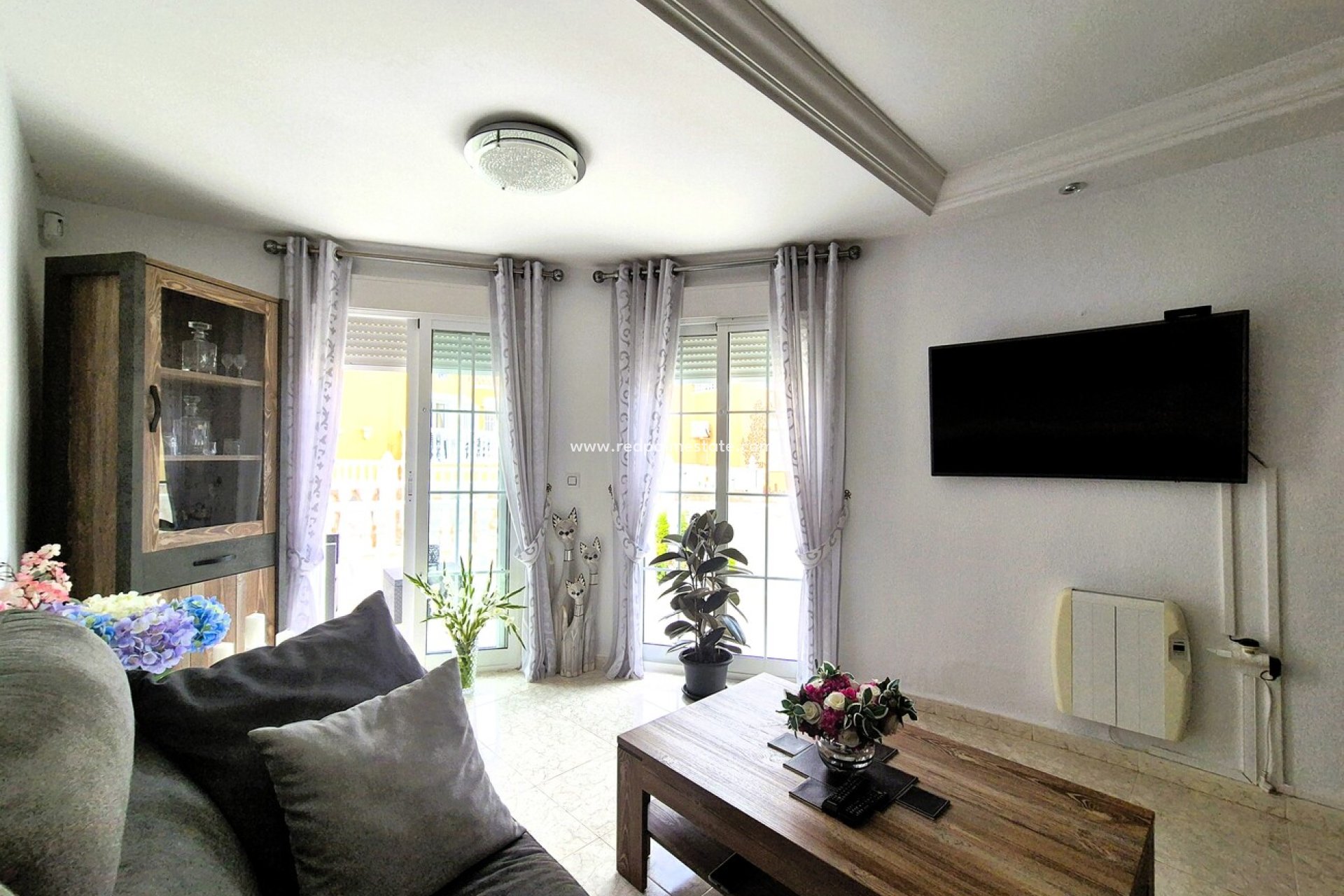 Resale - Villa -
Orihuela Costa - Villamartín