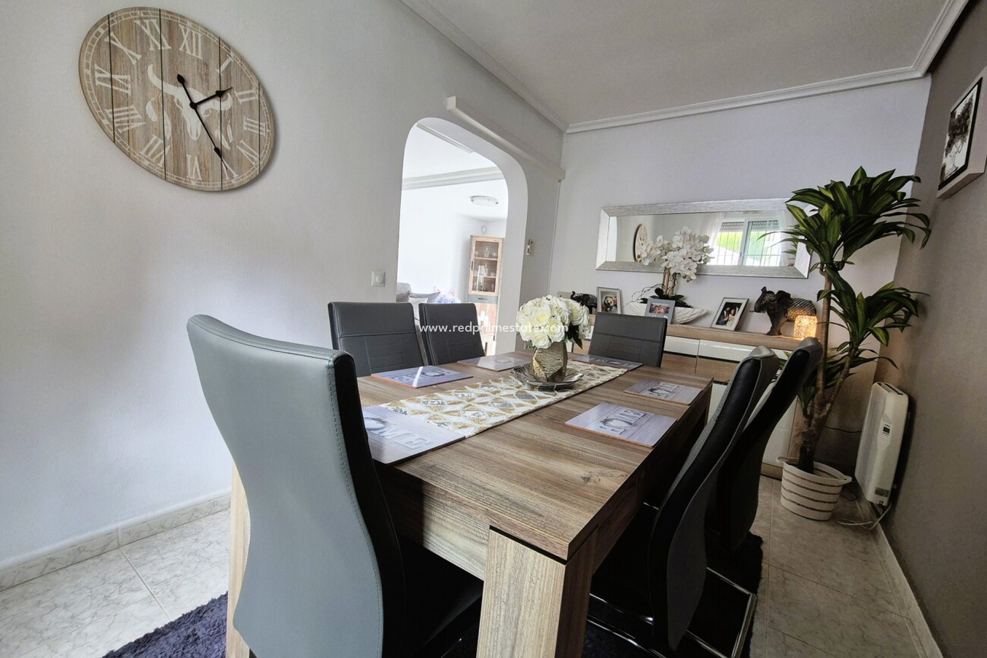 Resale - Villa -
Orihuela Costa - Villamartín