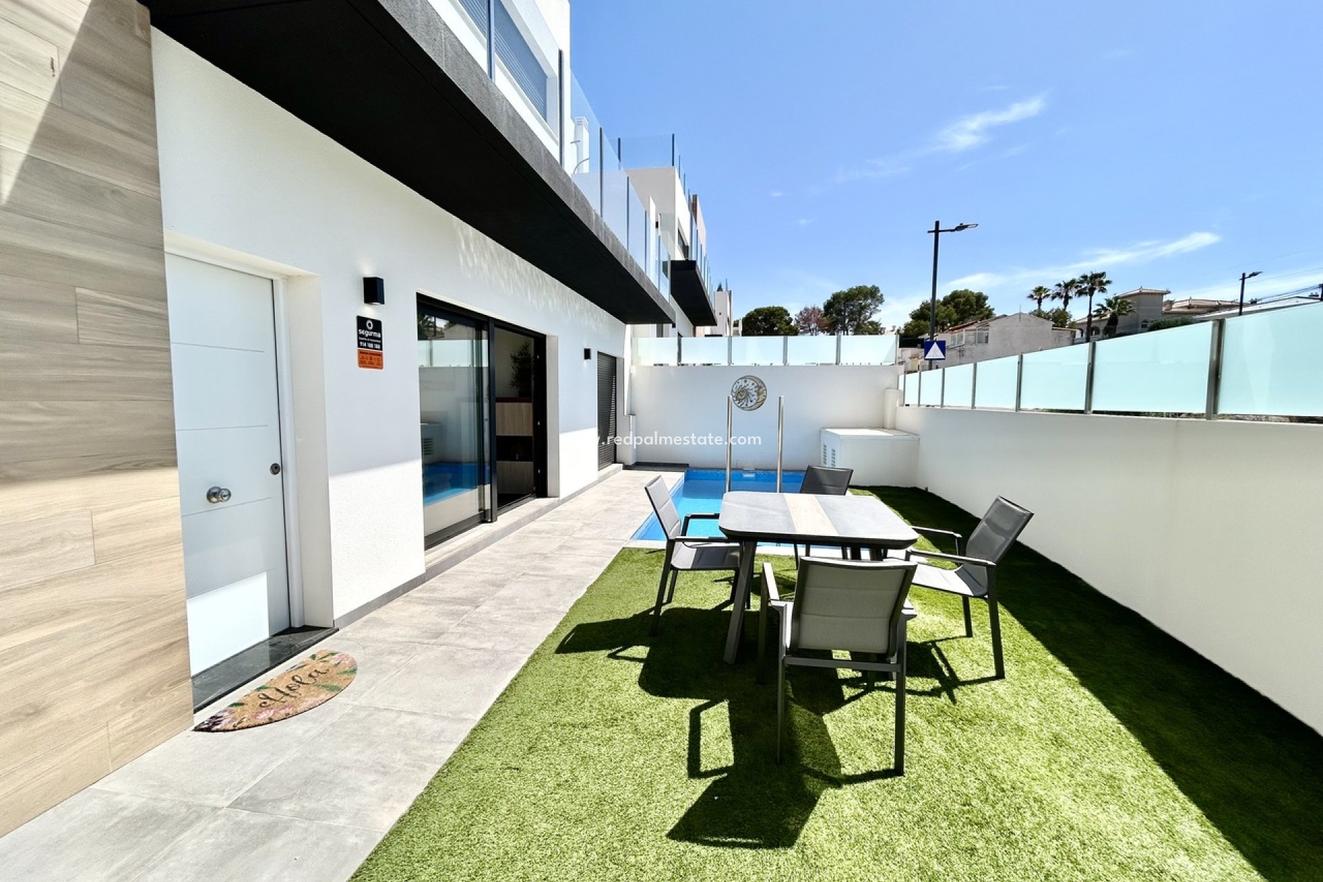 Resale - Villa -
Orihuela Costa - Villamartín